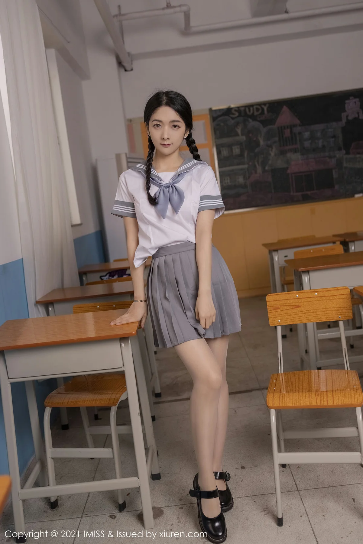 IMiss 爱蜜社 Vol.583 真实教室场景 Angela00 校服制服写真 - 4