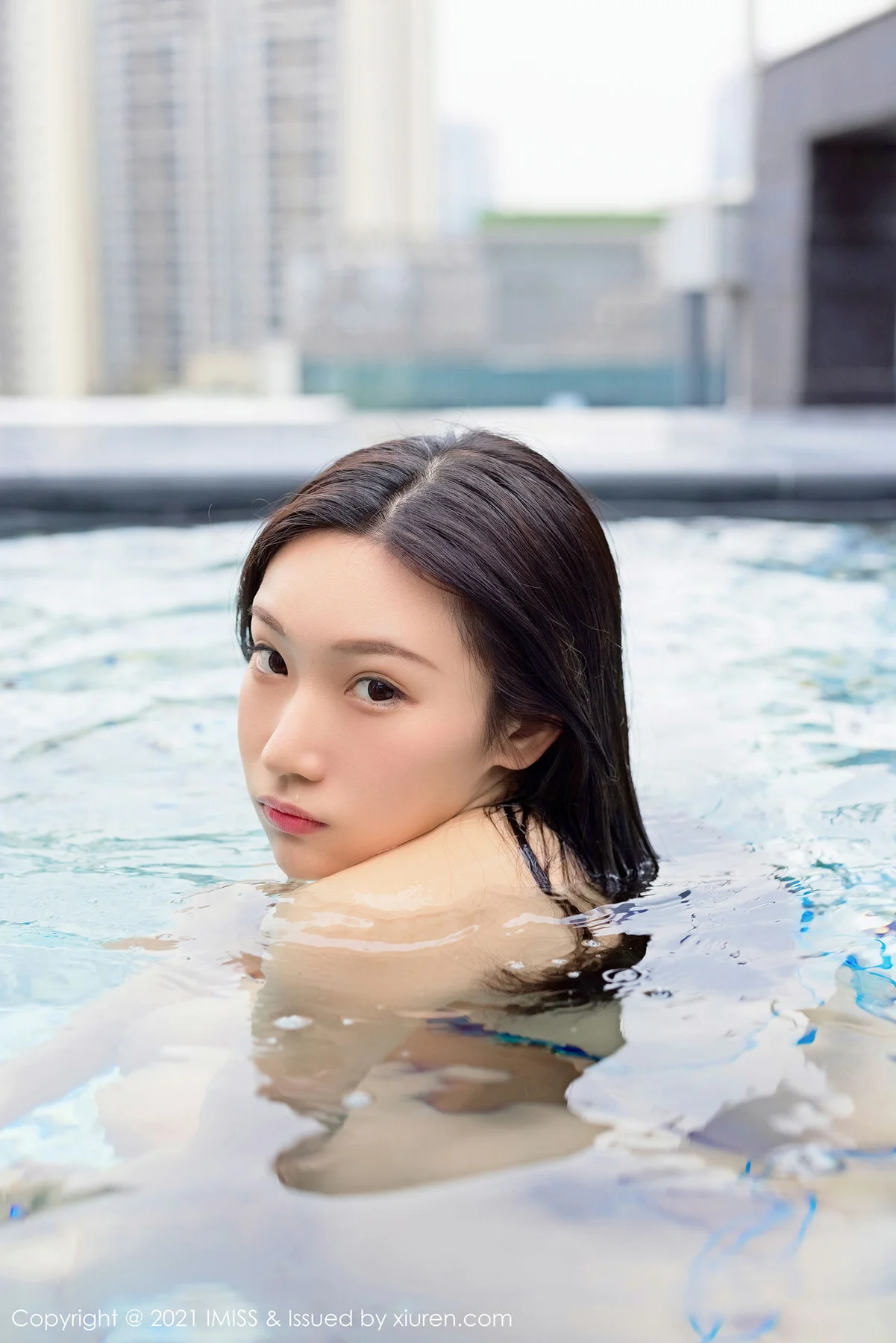 IMiss 爱蜜社 Vol.589 室外泳池比基尼 小狐狸Kathryn 性感写真 - 7