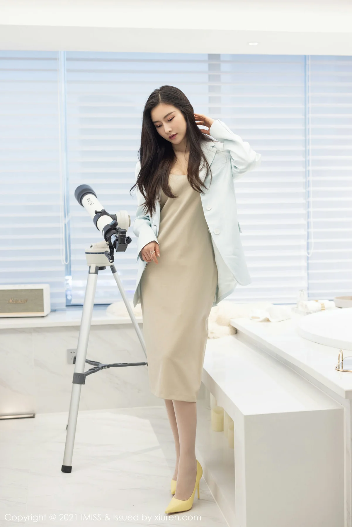 IMiss 爱蜜社 Vol.601 碎花与蕾丝内衣 Vanessa 气质美女写真3 - 2