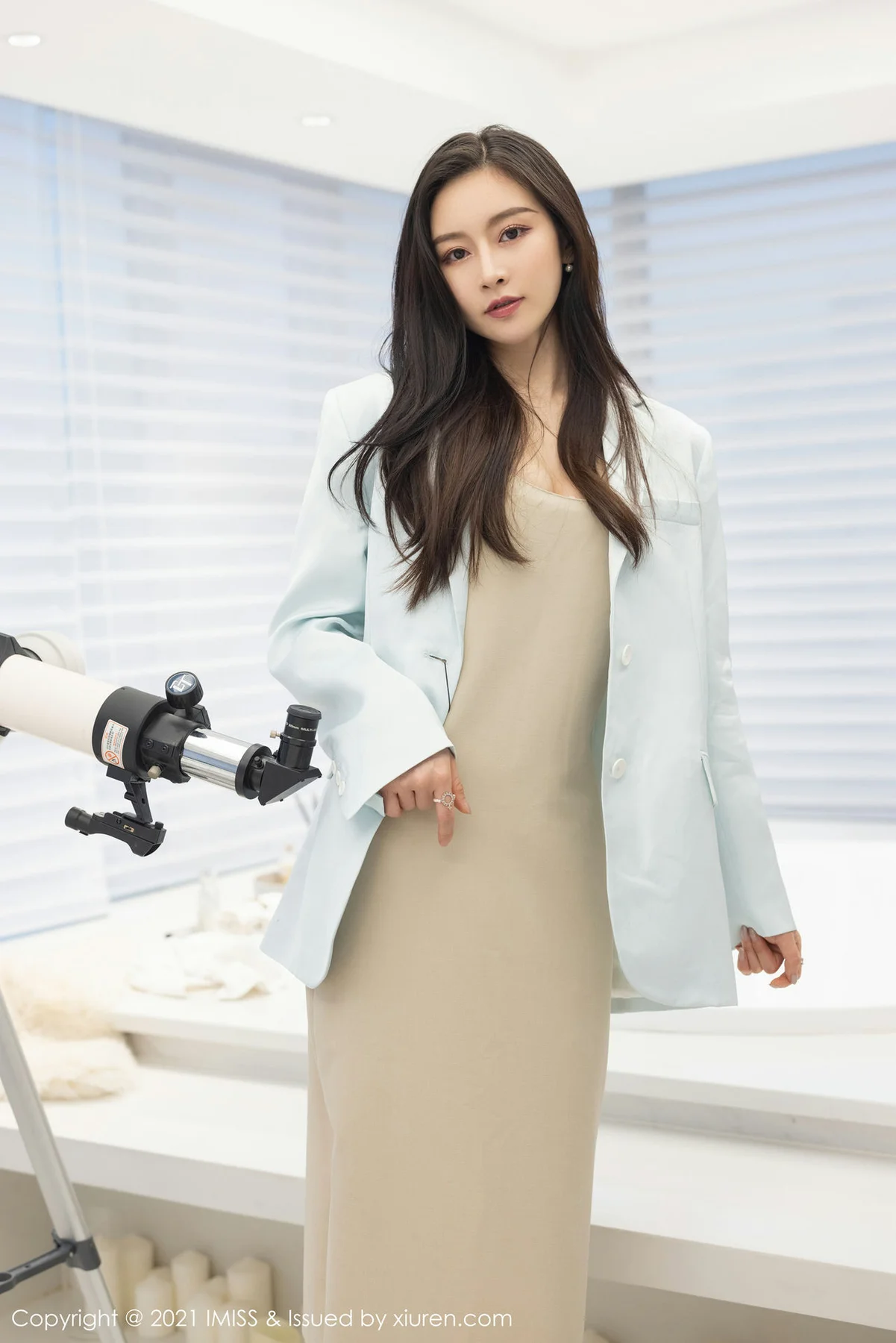 IMiss 爱蜜社 Vol.601 碎花与蕾丝内衣 Vanessa 气质美女写真3 - 3