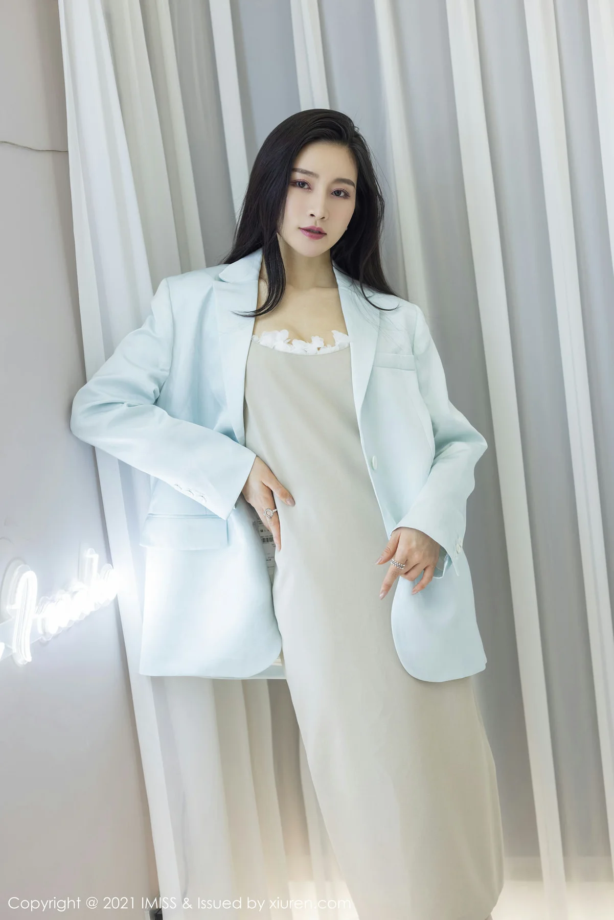 IMiss 爱蜜社 Vol.601 碎花与蕾丝内衣 Vanessa 气质美女写真3 - 9