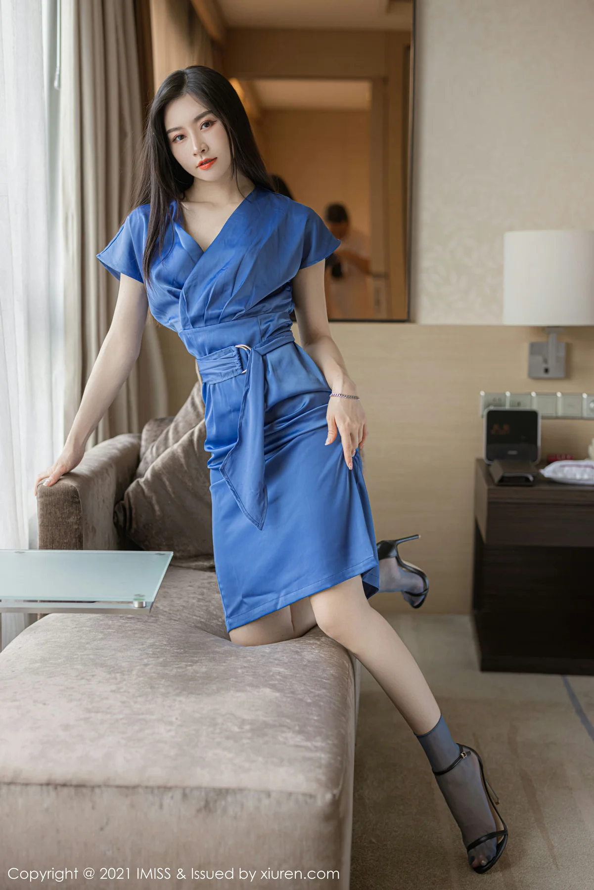 IMiss 爱蜜社 Vol.626 气质美女多姿礼裙 Vanessa 性感写真3 - 7