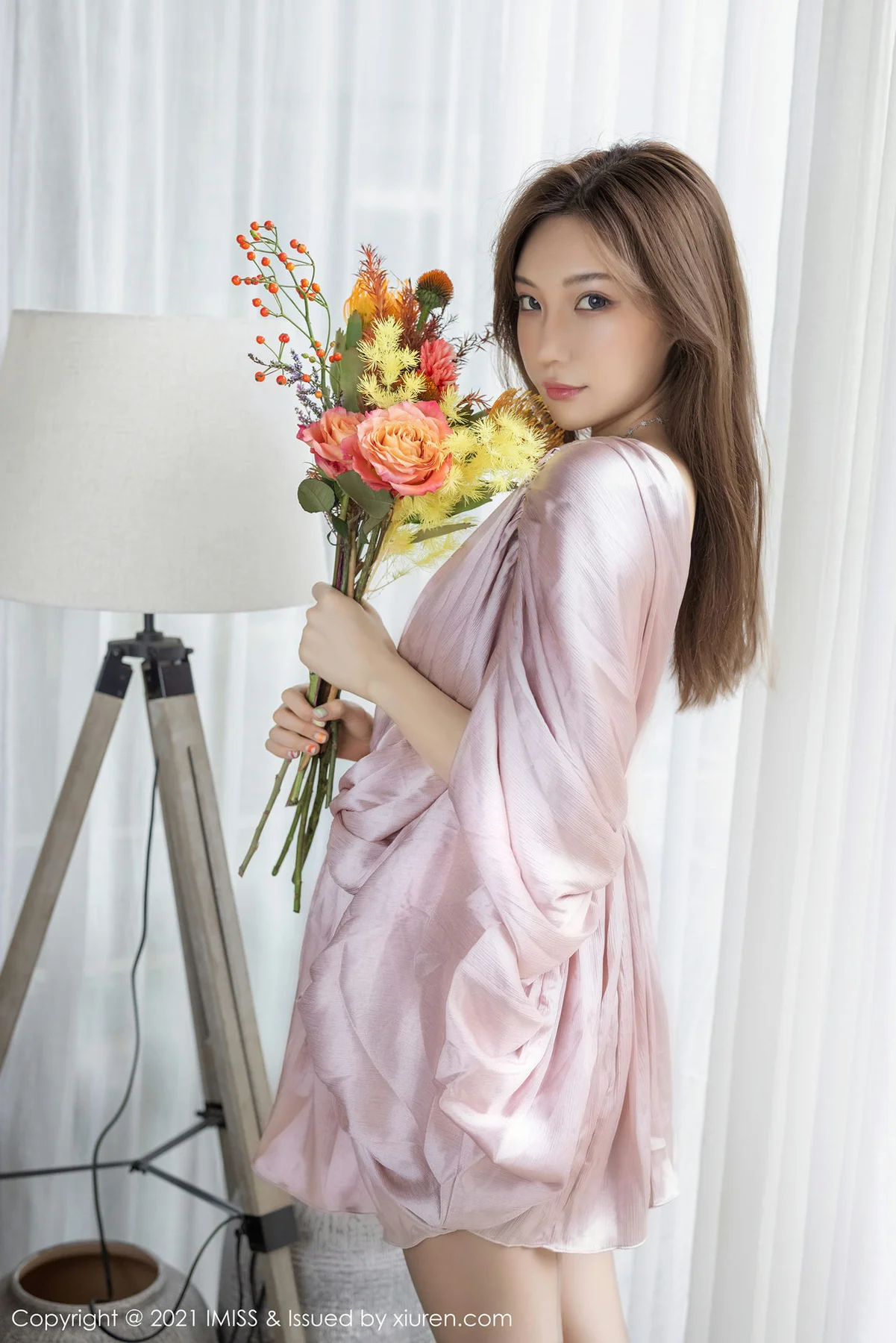 IMiss 爱蜜社 Vol.640 小狐狸Kathryn 淡粉睡衣蕾丝袜  心愿旅拍 - 2