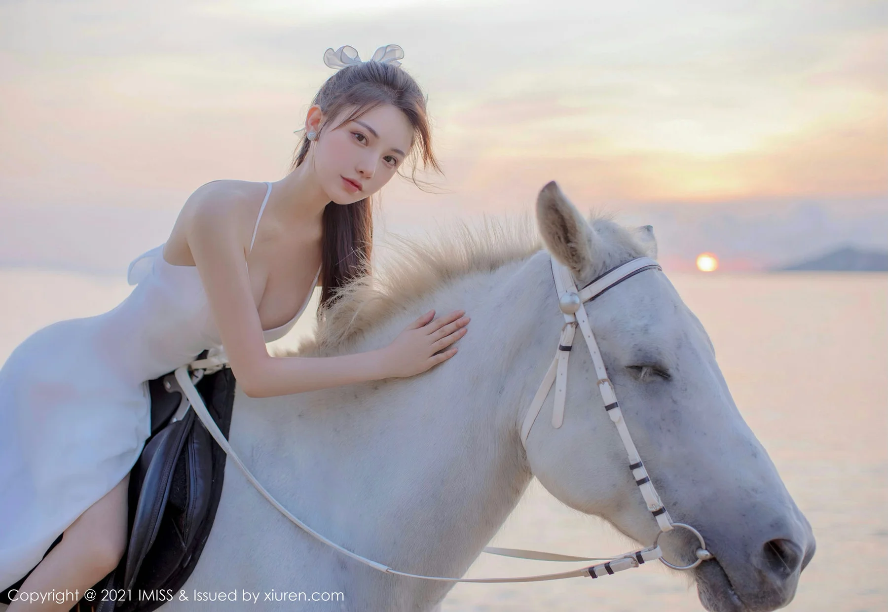 IMiss 爱蜜社 Vol.643 Lynn刘奕宁与Rossi  夕阳骑马合集写真3 - 9