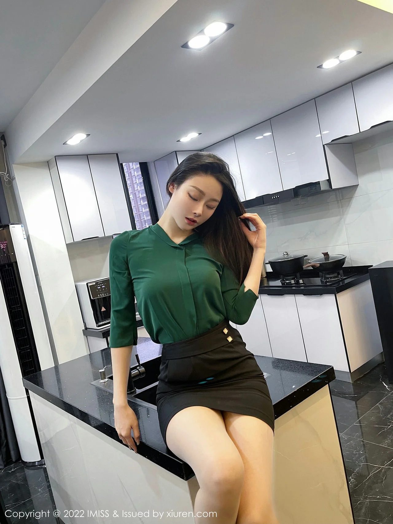 IMiss 爱蜜社 Vol.662 原色丝袜 逗逗doudou 性感写真3 - 1