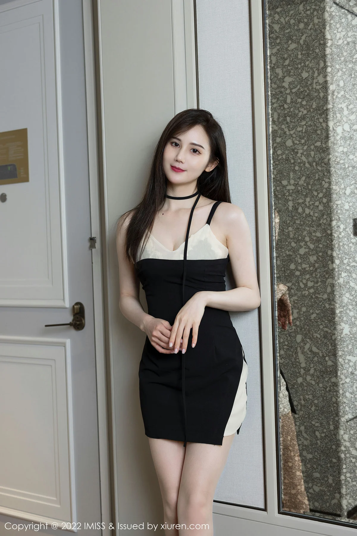 IMiss 爱蜜社 Vol.686 吊带短裙 SISY思 性感写真 - 2