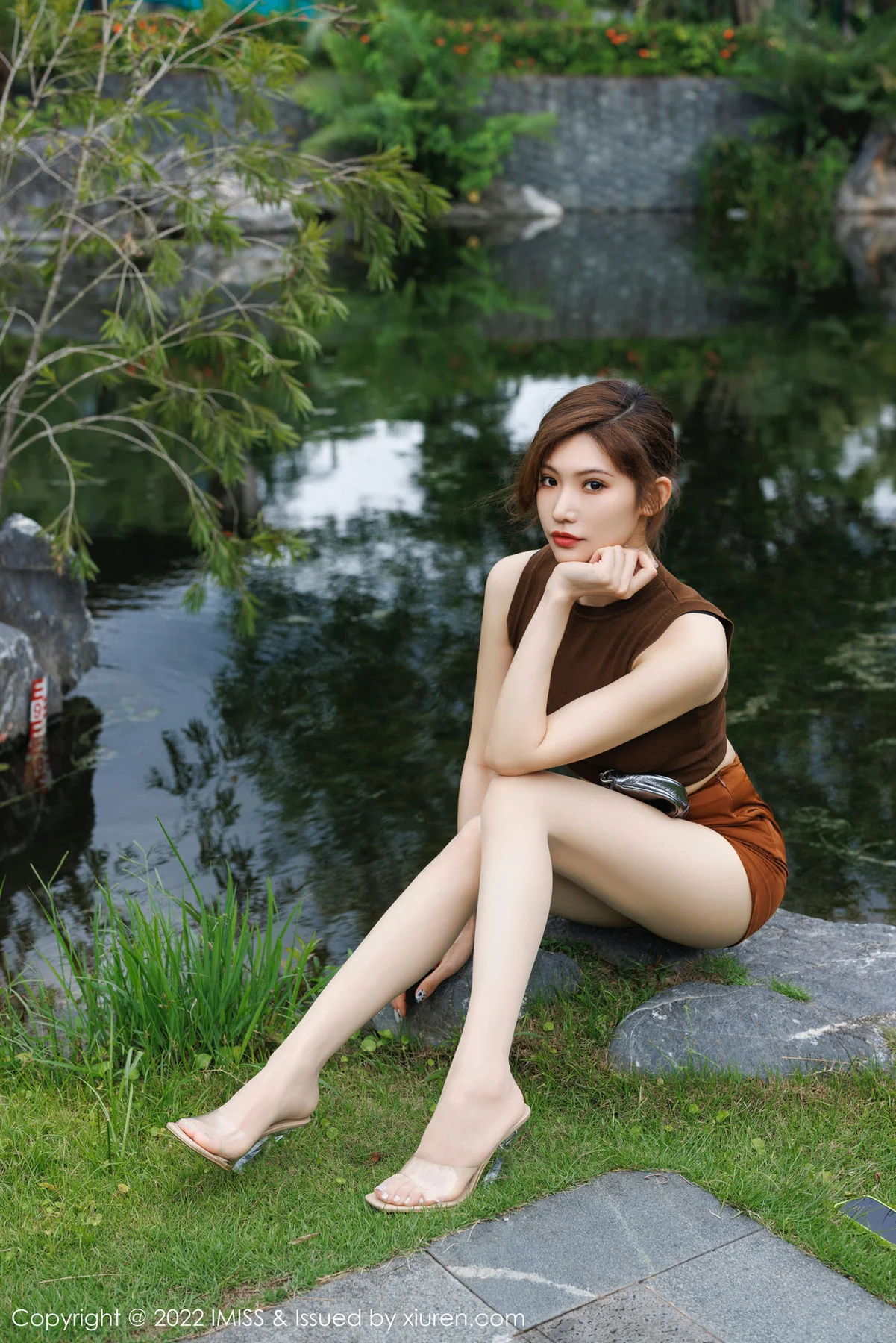 IMiss 爱蜜社 Vol.701 小狐狸Kathryn 刺绣轻透内衣性感写真 - 10