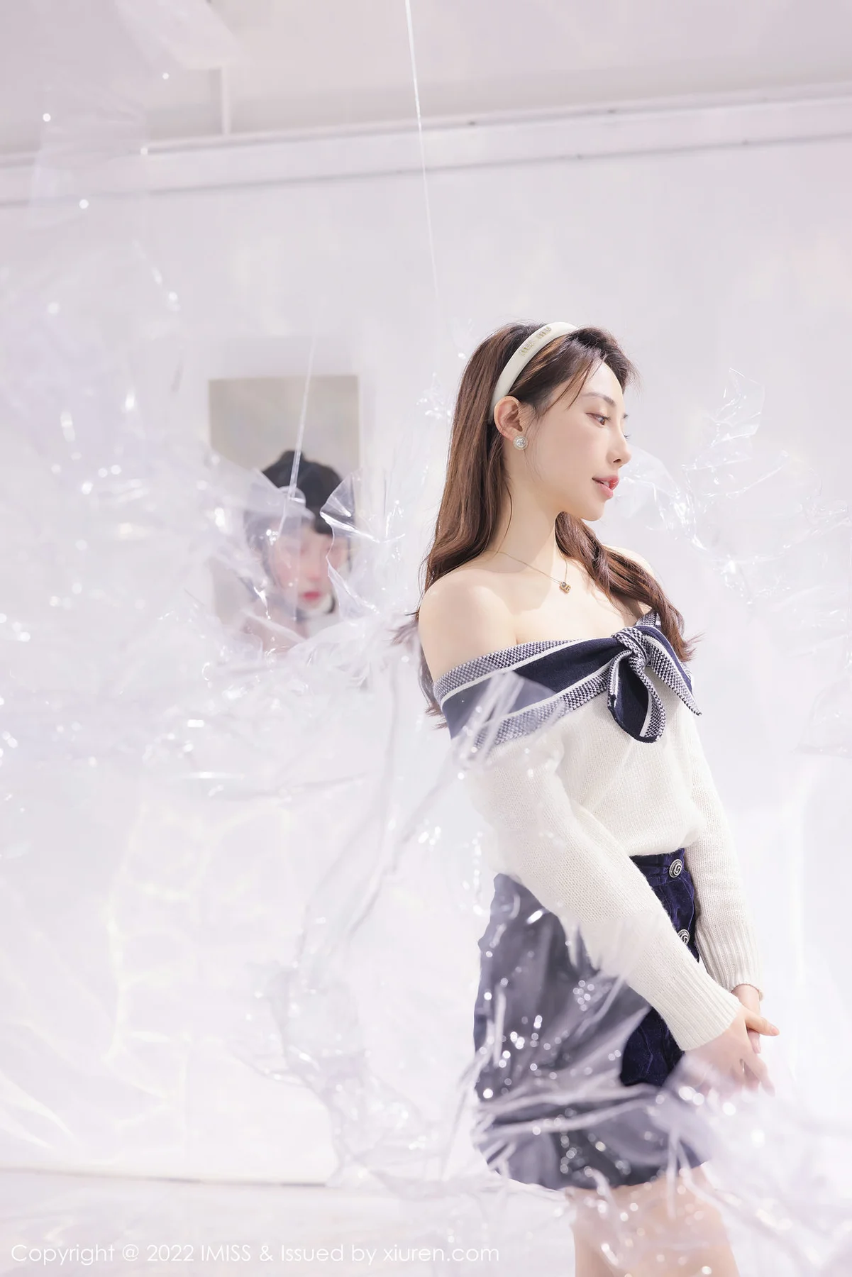 IMiss 爱蜜社 Vol.704 刘奕宁 制服画室 - 6