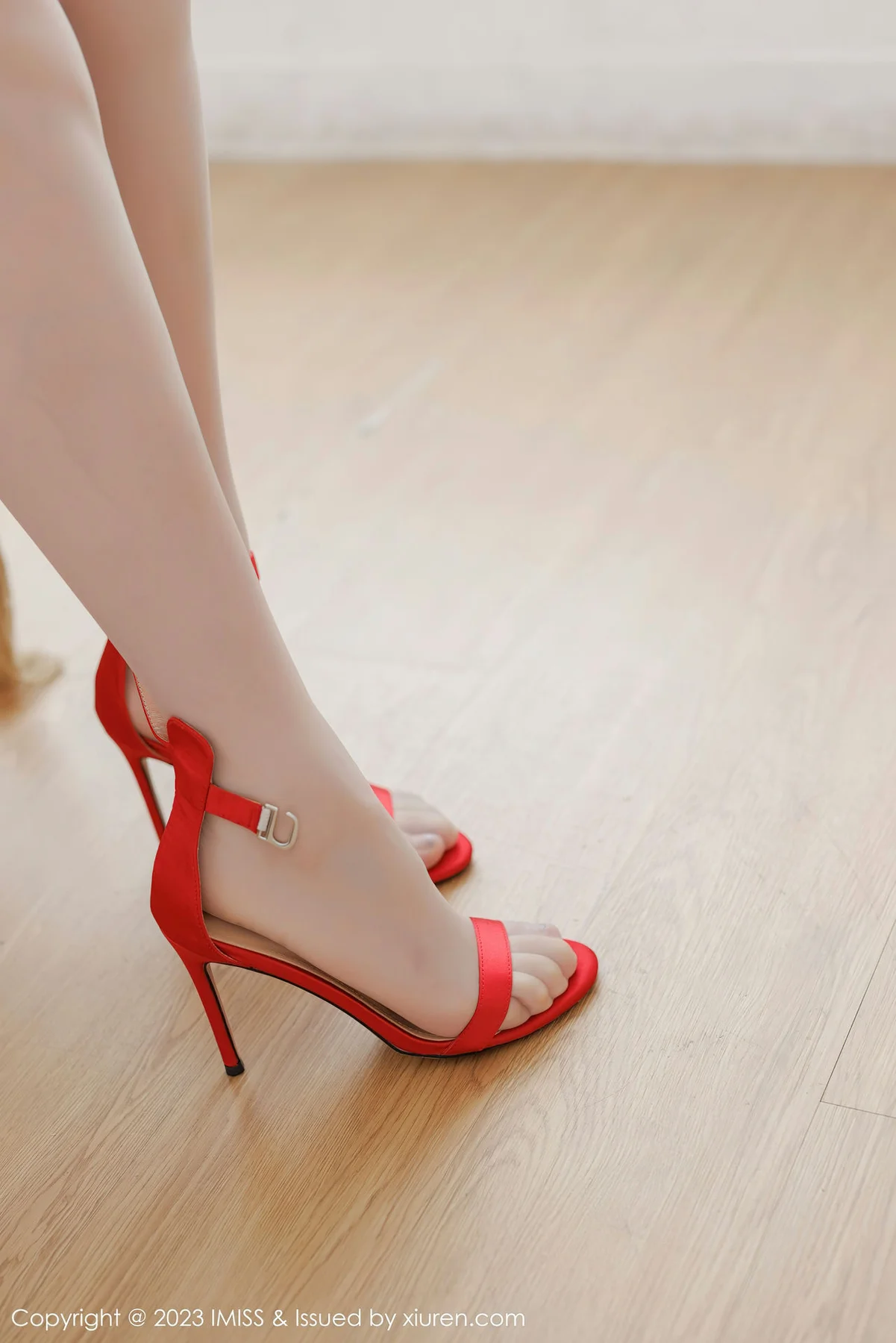 IMiss 爱蜜社 Vol.716 Evon陈赞之 红色旗袍最新性感写真 - 2