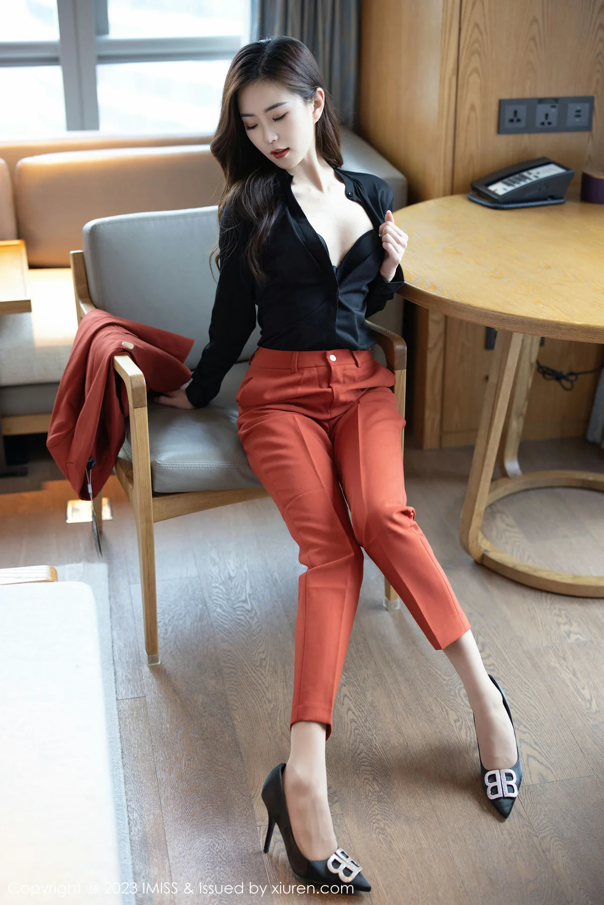 IMiss 爱蜜社 Vol.717 杨紫嫣candy 职场OL性感写真1 - 2