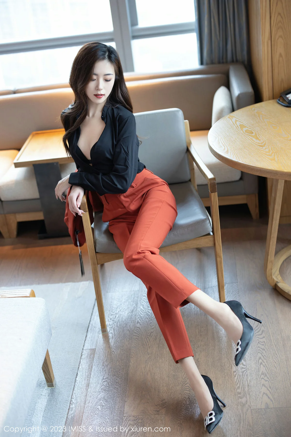 IMiss 爱蜜社 Vol.717 杨紫嫣candy 职场OL性感写真1 - 4