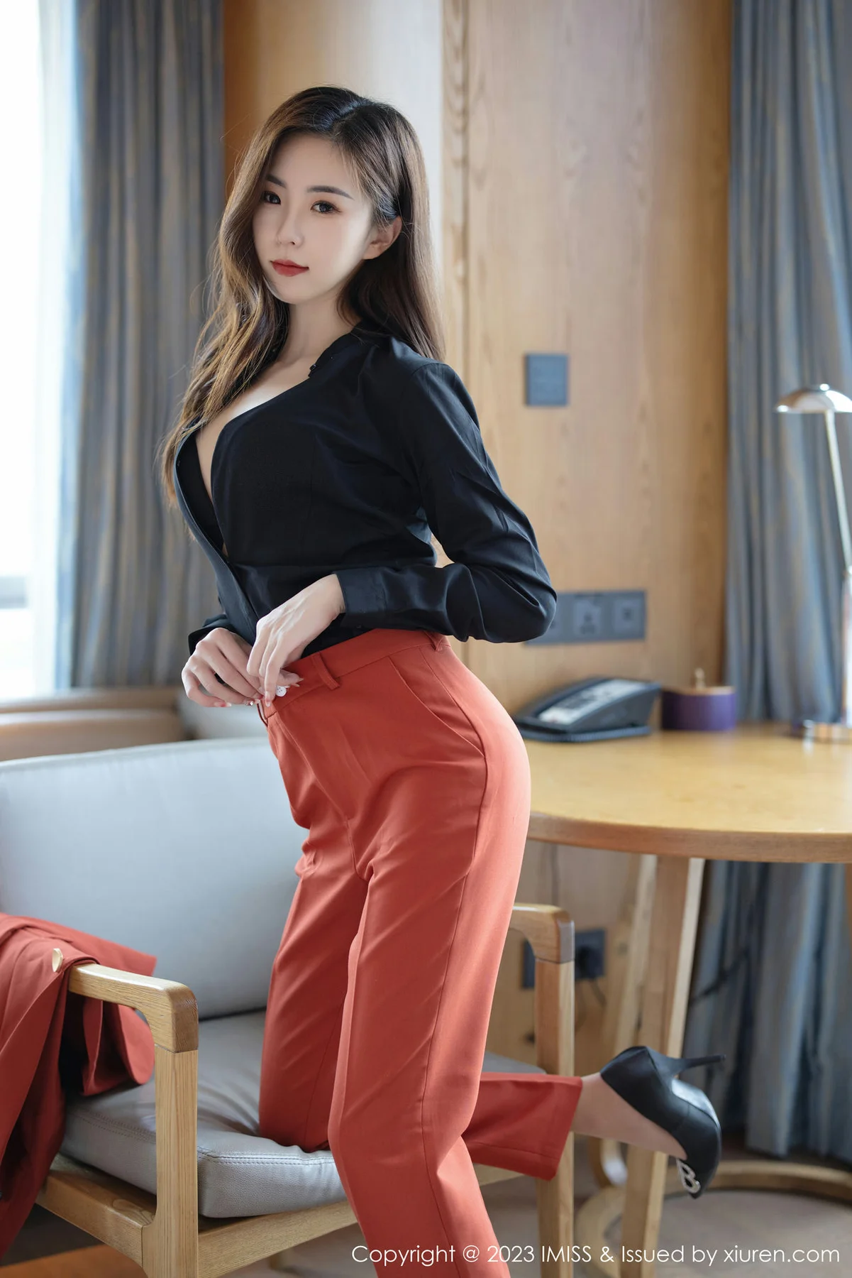 IMiss 爱蜜社 Vol.717 杨紫嫣candy 职场OL性感写真1 - 6