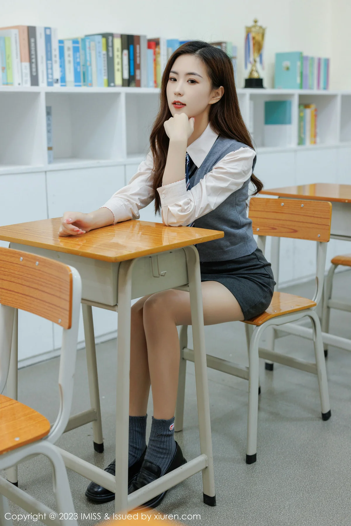 IMiss 爱蜜社 Vol.730 杨紫嫣candy 性感学姐装扮性感写真3 - 2