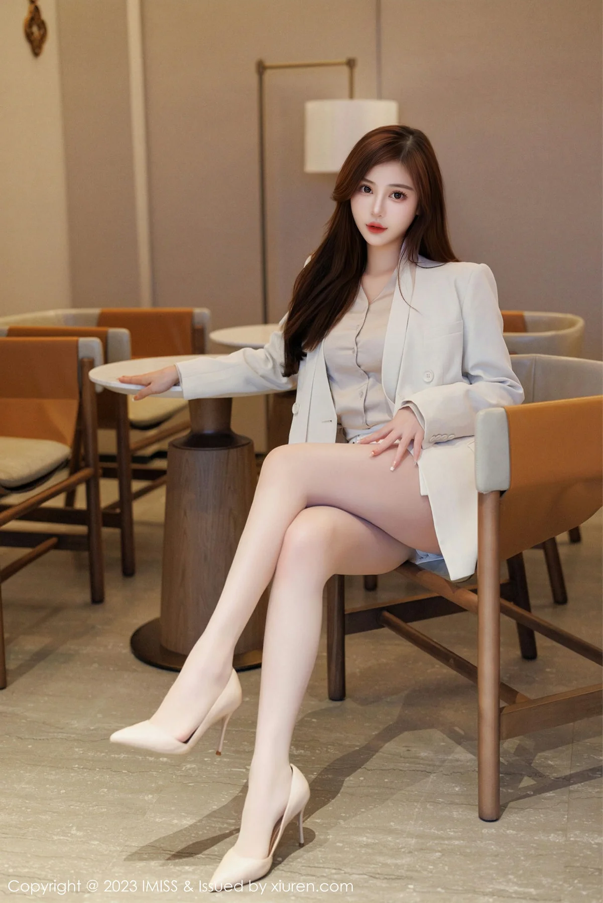 IMiss 爱蜜社 Vol.732 Lavinia肉肉 OL装扮性感写真 - 9