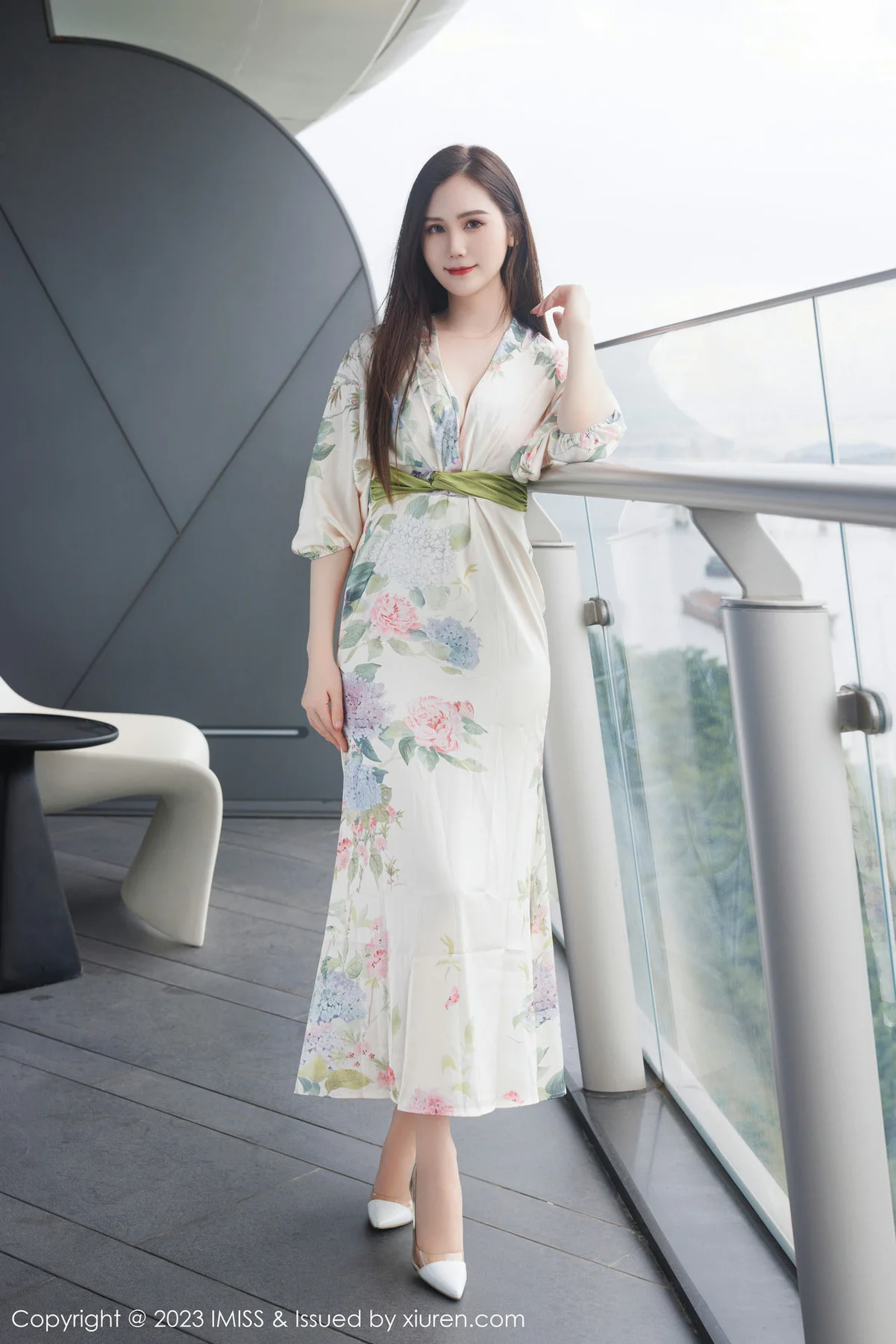 IMiss 爱蜜社 Vol.745 SISY思 诱人原色丝袜性感写真 - 2