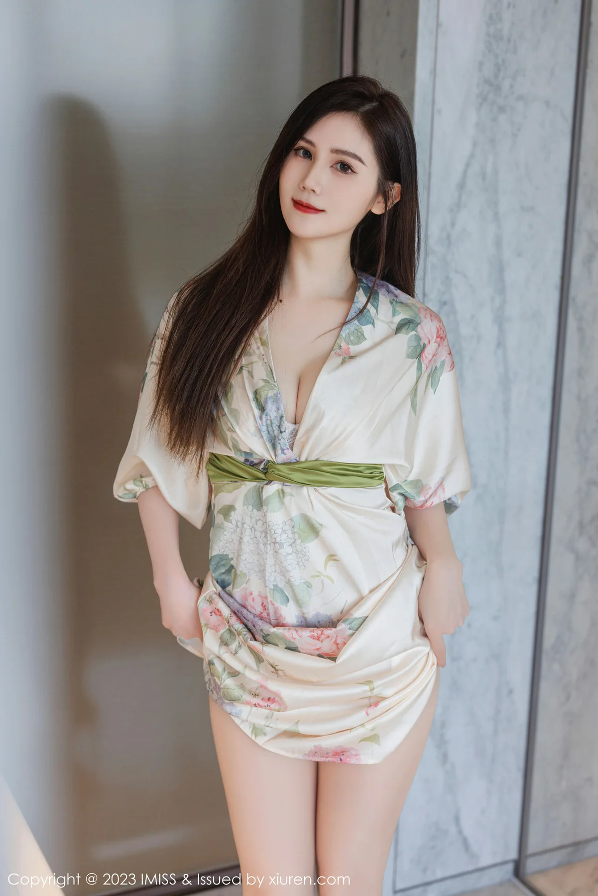 IMiss 爱蜜社 Vol.745 SISY思 诱人原色丝袜性感写真 - 2