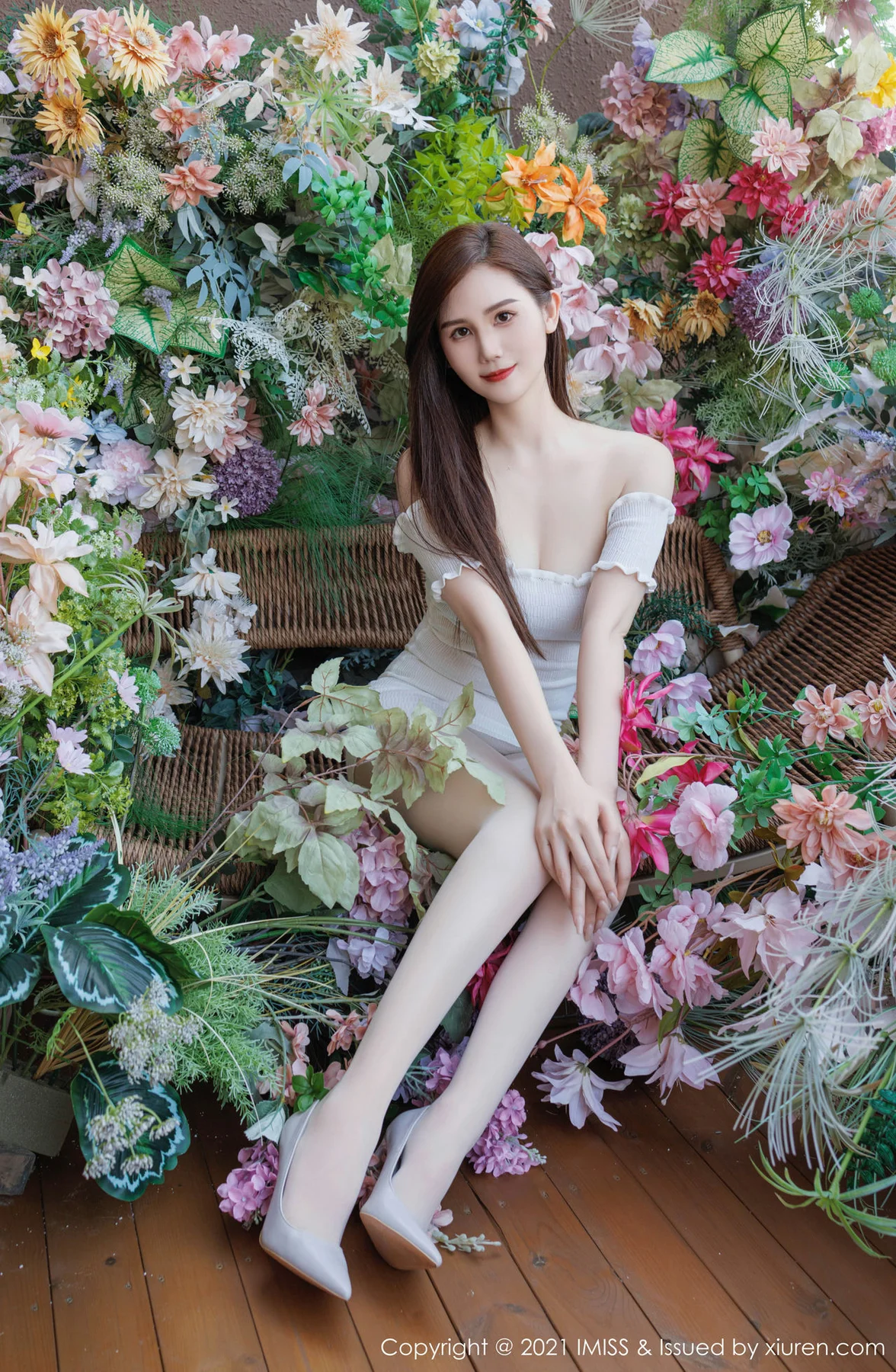 IMiss 爱蜜社 Vol.761 SISY思 紫色蕾丝内衣性感写真 - 1