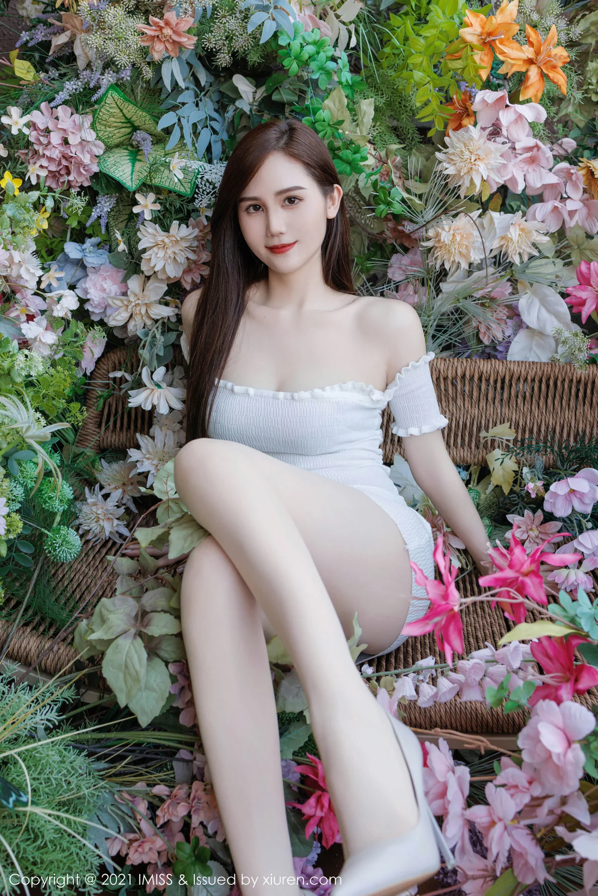 IMiss 爱蜜社 Vol.761 SISY思 紫色蕾丝内衣性感写真 - 3