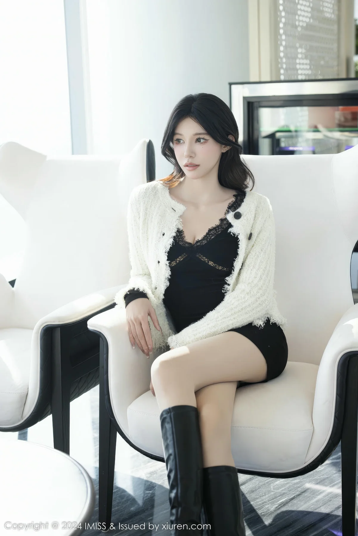 IMiss 爱蜜社 Vol.780 泥鳅鳅 香肩美腿私房写真 - 1