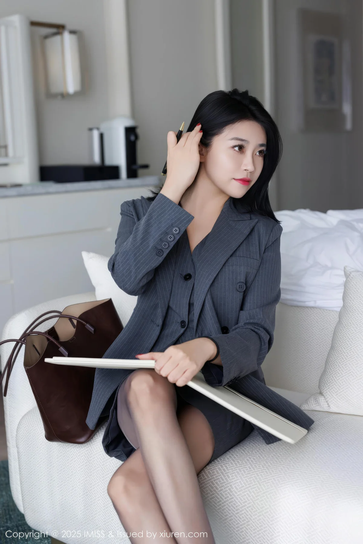 IMiss 爱蜜社 Vol.787 许诺Sabrina 黑丝美腿玉足 - 8