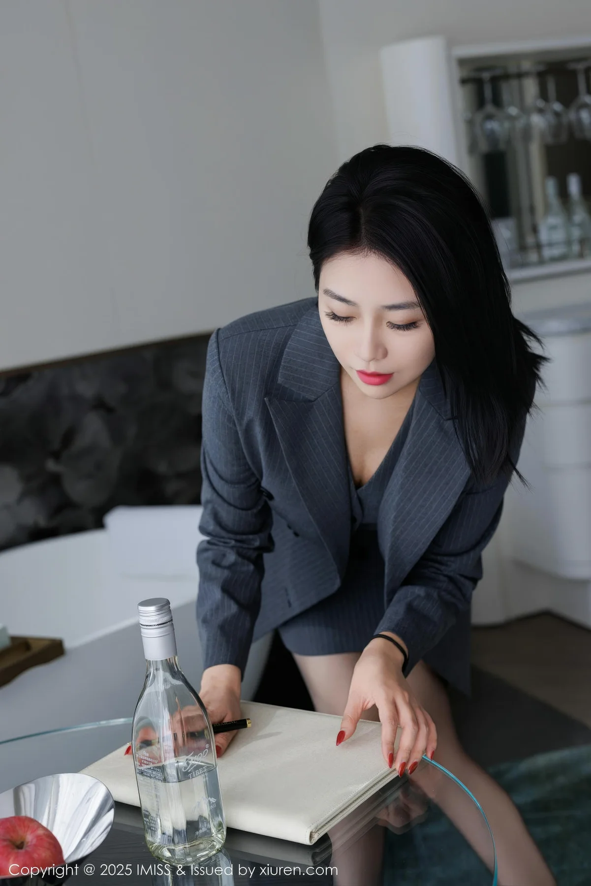 IMiss 爱蜜社 Vol.787 许诺Sabrina 黑丝美腿玉足 - 6