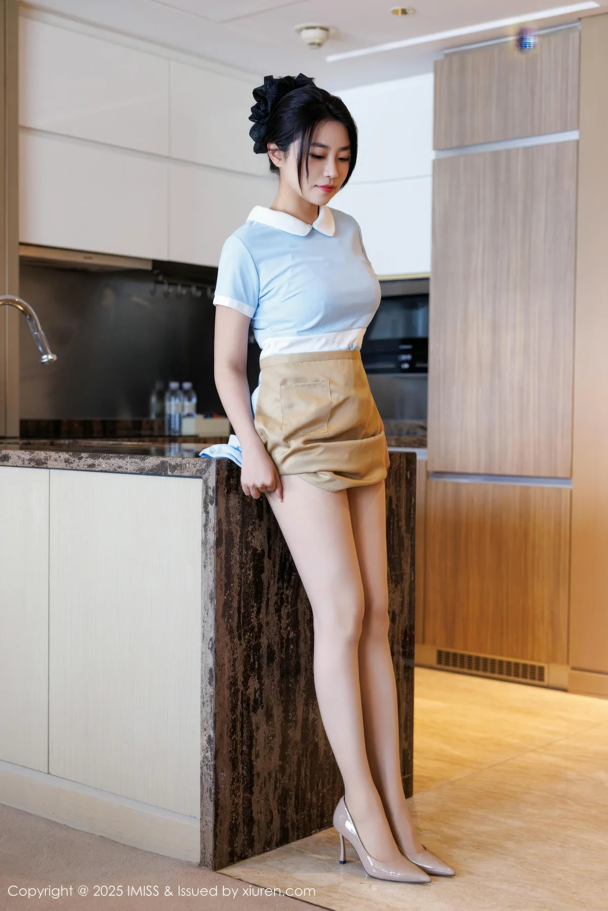 IMiss 爱蜜社 Vol.793 许诺Sabrina 蓝色连衣短裙 - 1