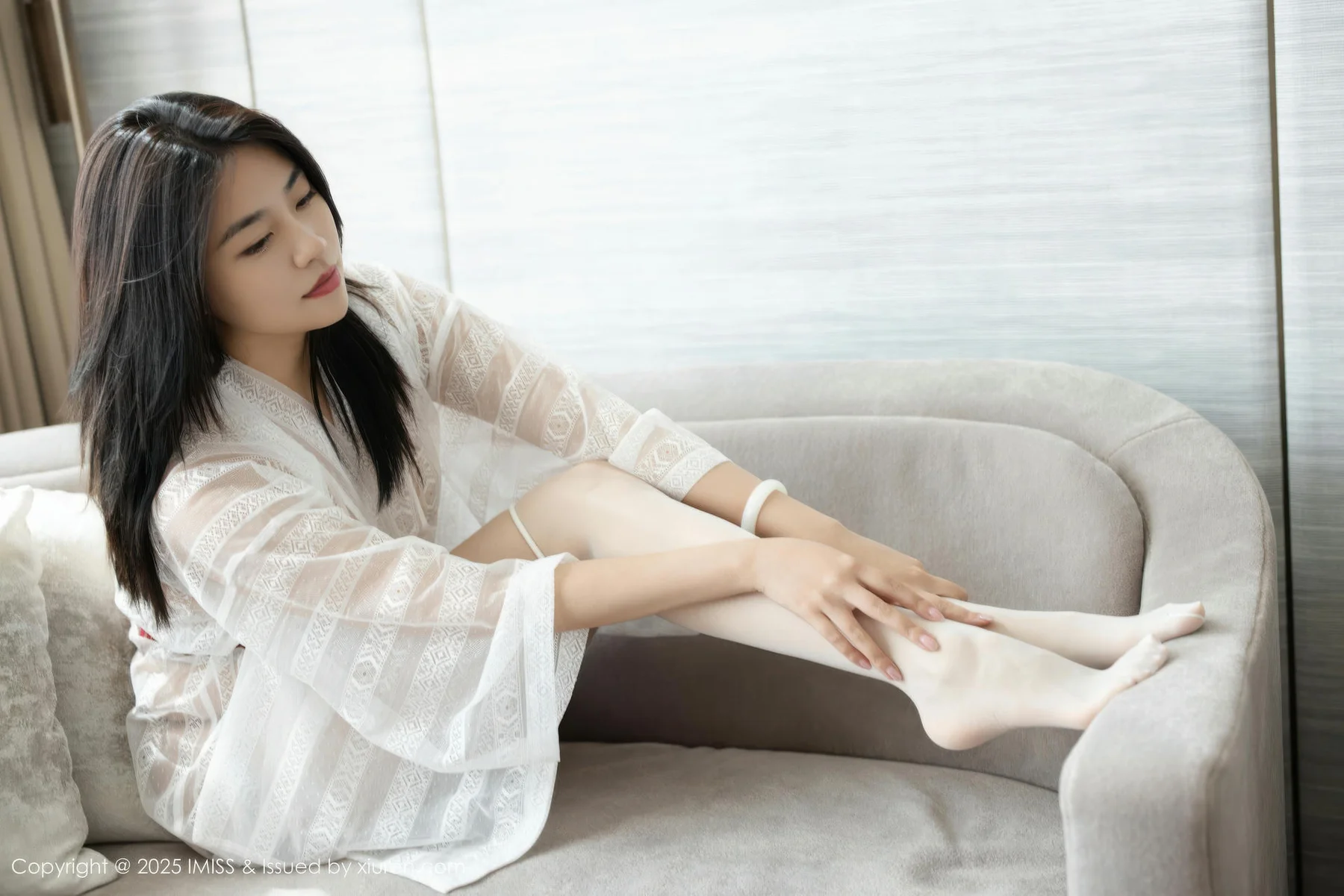 IMiss 爱蜜社 Vol.798 许诺Sabrina 轻透上衣美眸美腿 - 3