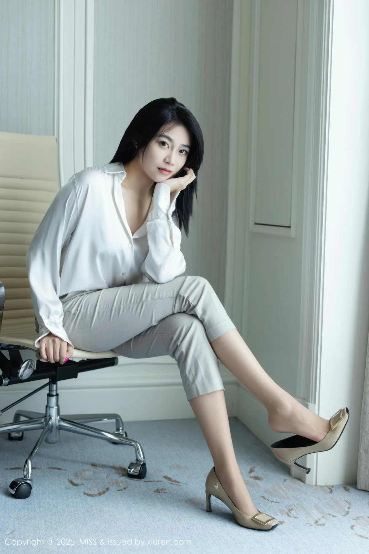 IMiss 爱蜜社 Vol.800 许诺Sabrina 白色OL服饰 - 4