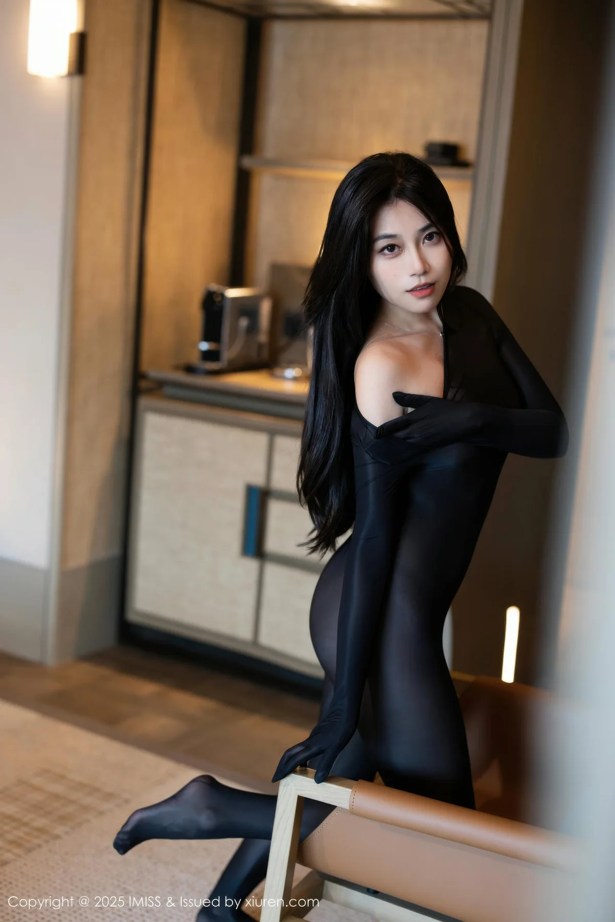 IMiss 爱蜜社 Vol.803 许诺Sabrina 黑色连体丝袜 - 2