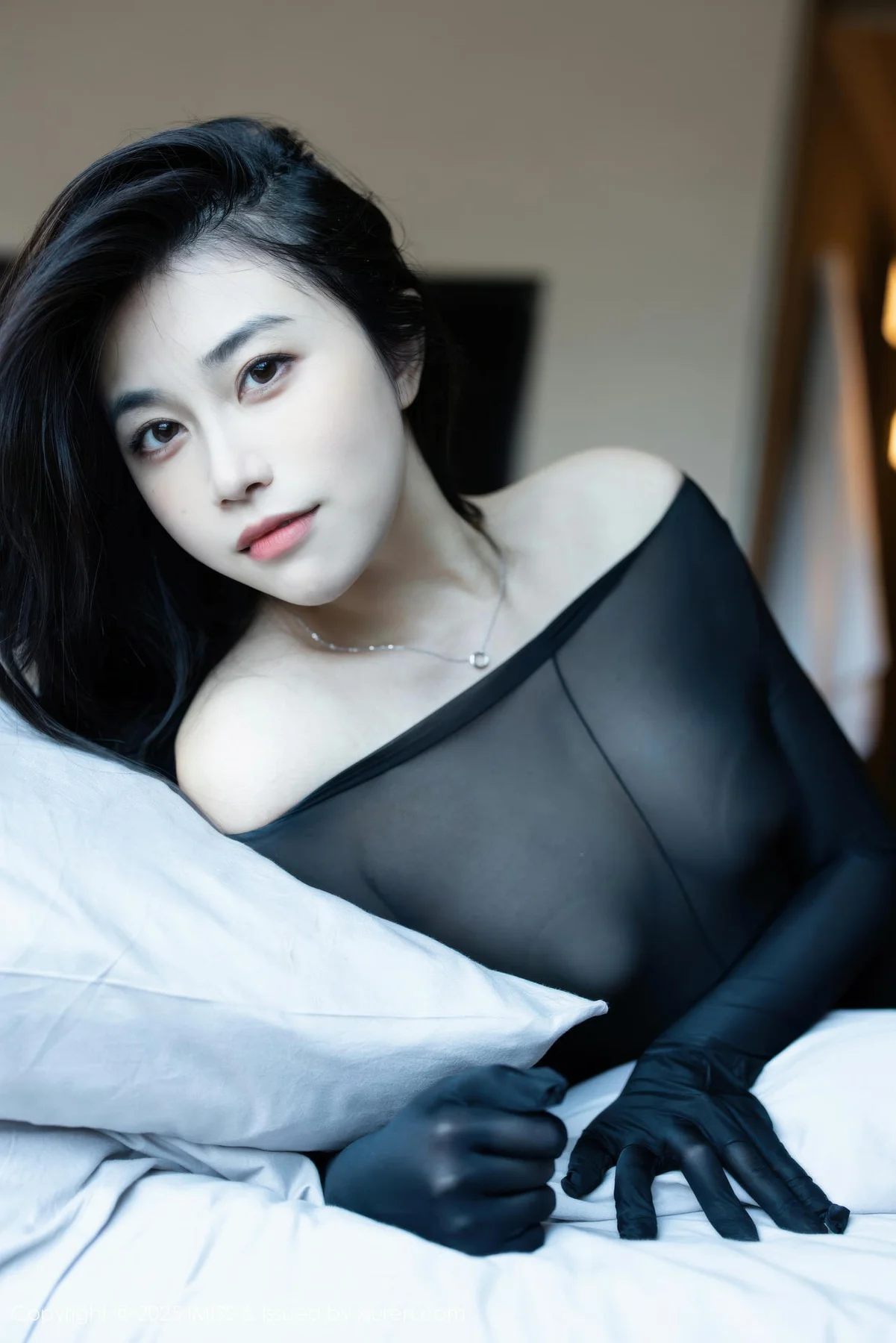 IMiss 爱蜜社 Vol.803 许诺Sabrina 黑色连体丝袜 - 1