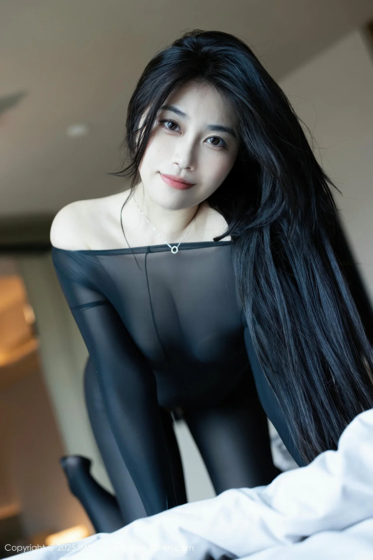 IMiss 爱蜜社 Vol.803 许诺Sabrina 黑色连体丝袜 - 4