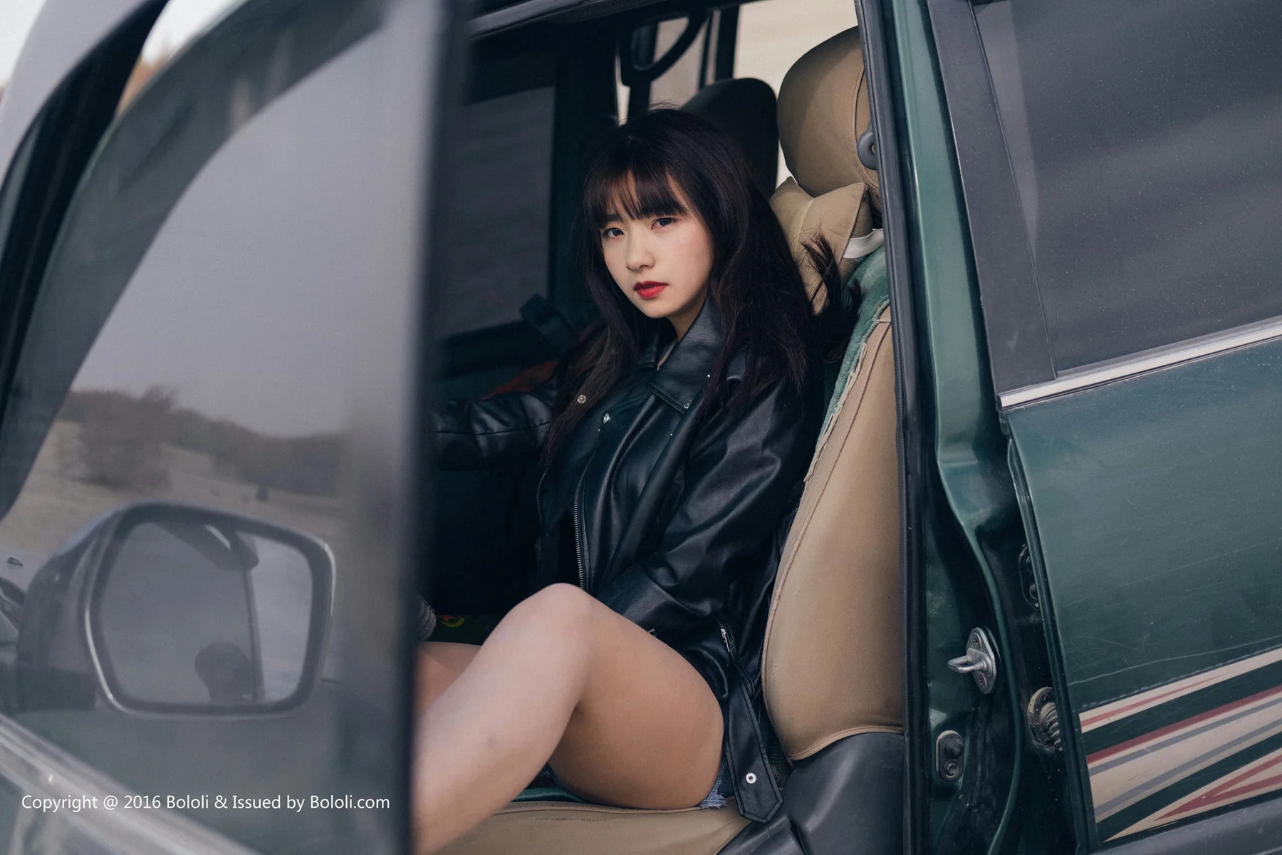 Kimoe 激萌文化 Vol.010 Modo 周闻球球沙漠机车女户外 - 1