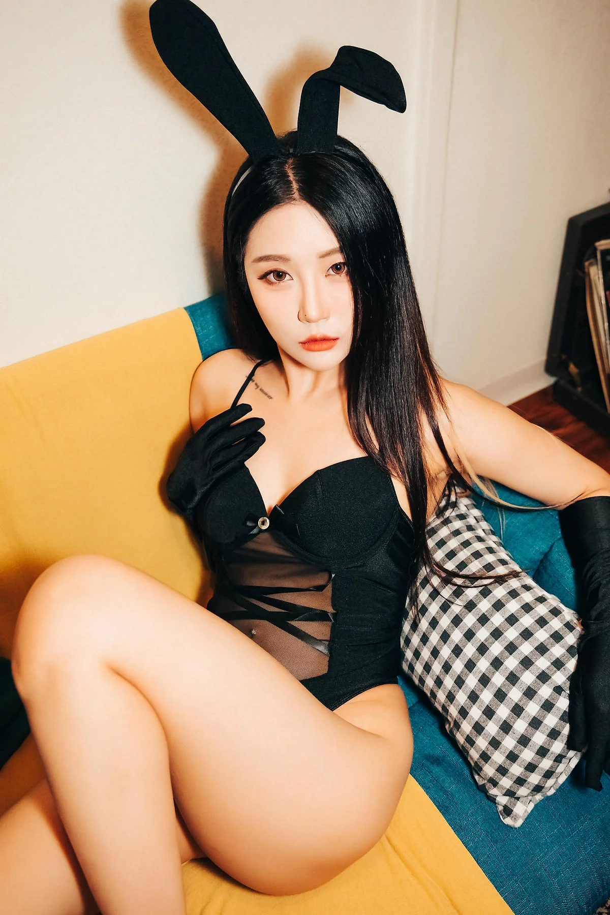 Loozy No.002 Loozy Bomi爆乳短裙玉足 - 8