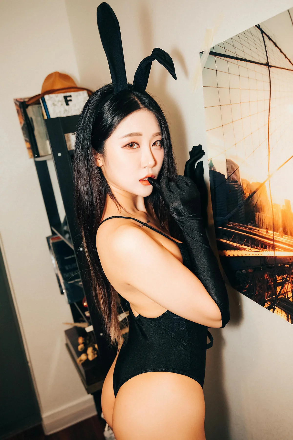 Loozy No.002 Loozy Bomi爆乳短裙玉足 - 4