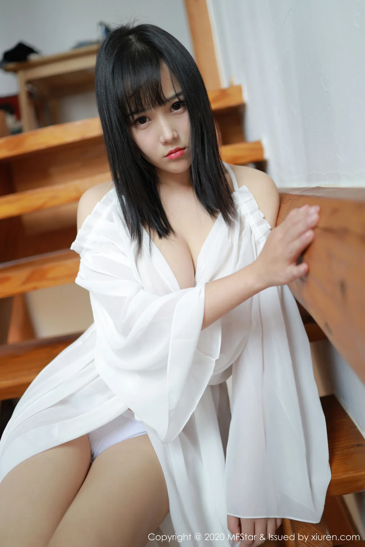 MFStar 模范学院 Vol.260 童颜巨乳 徐微微mia 薄透服饰日本旅... - 3