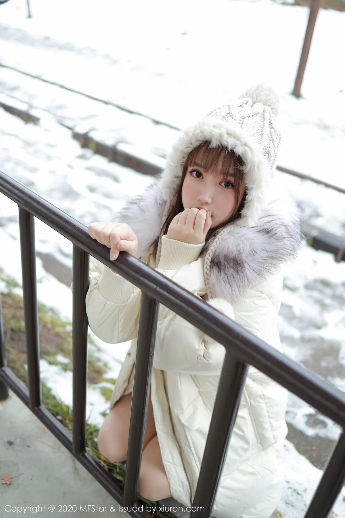 MFStar 模范学院 Vol.262 开背毛衣系列 恩率babe 北海道旅拍写真 - 6