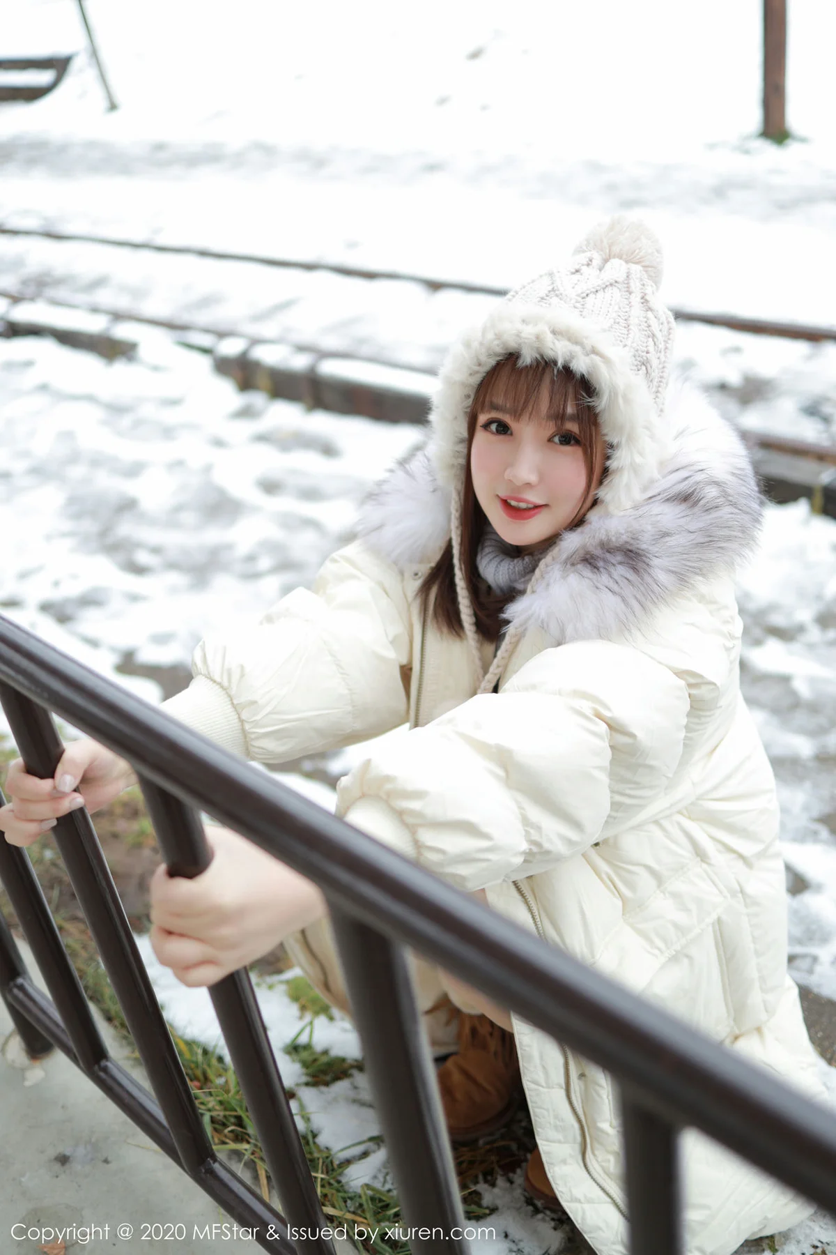 MFStar 模范学院 Vol.262 开背毛衣系列 恩率babe 北海道旅拍写真 - 7