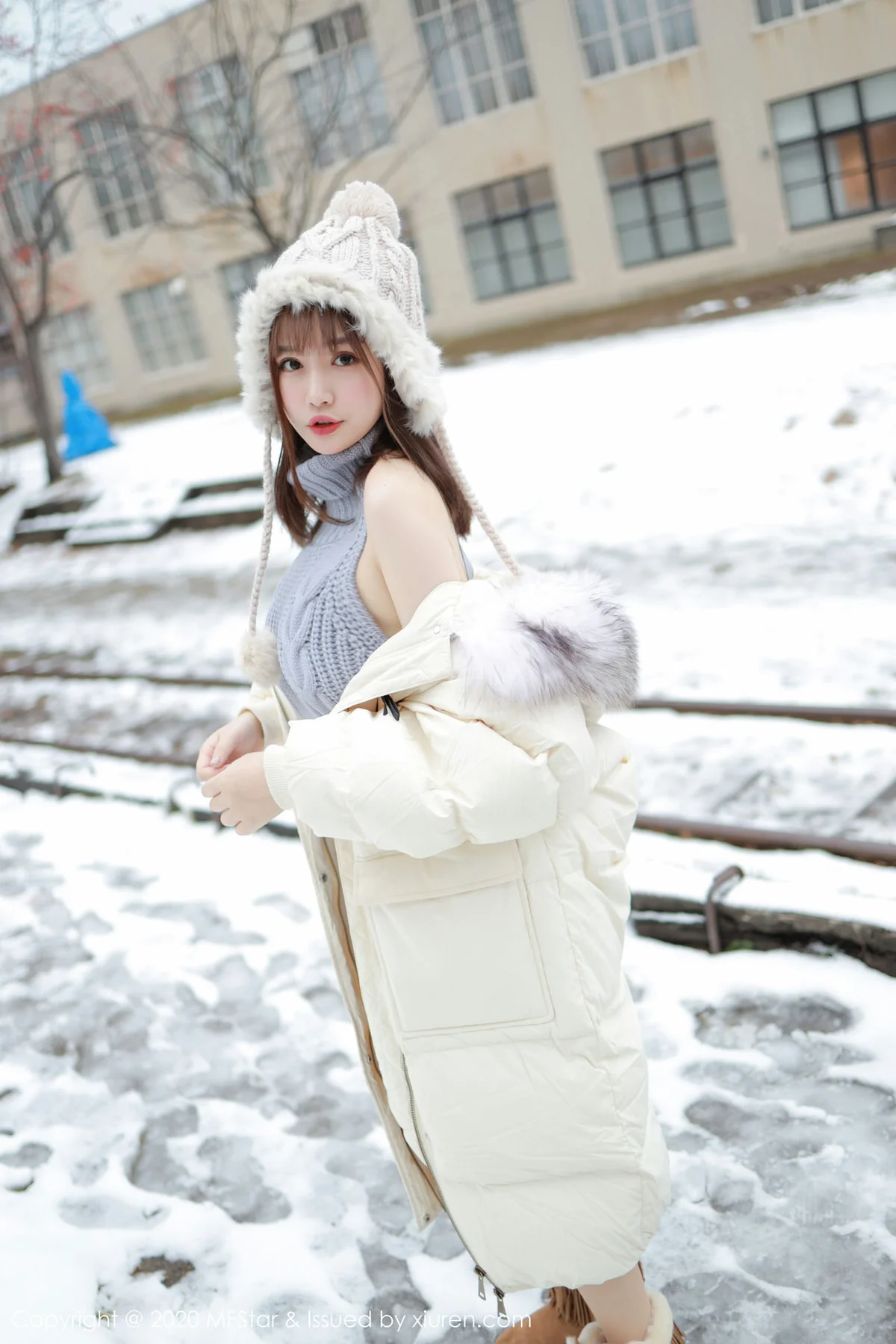 MFStar 模范学院 Vol.262 开背毛衣系列 恩率babe 北海道旅拍写真 - 9