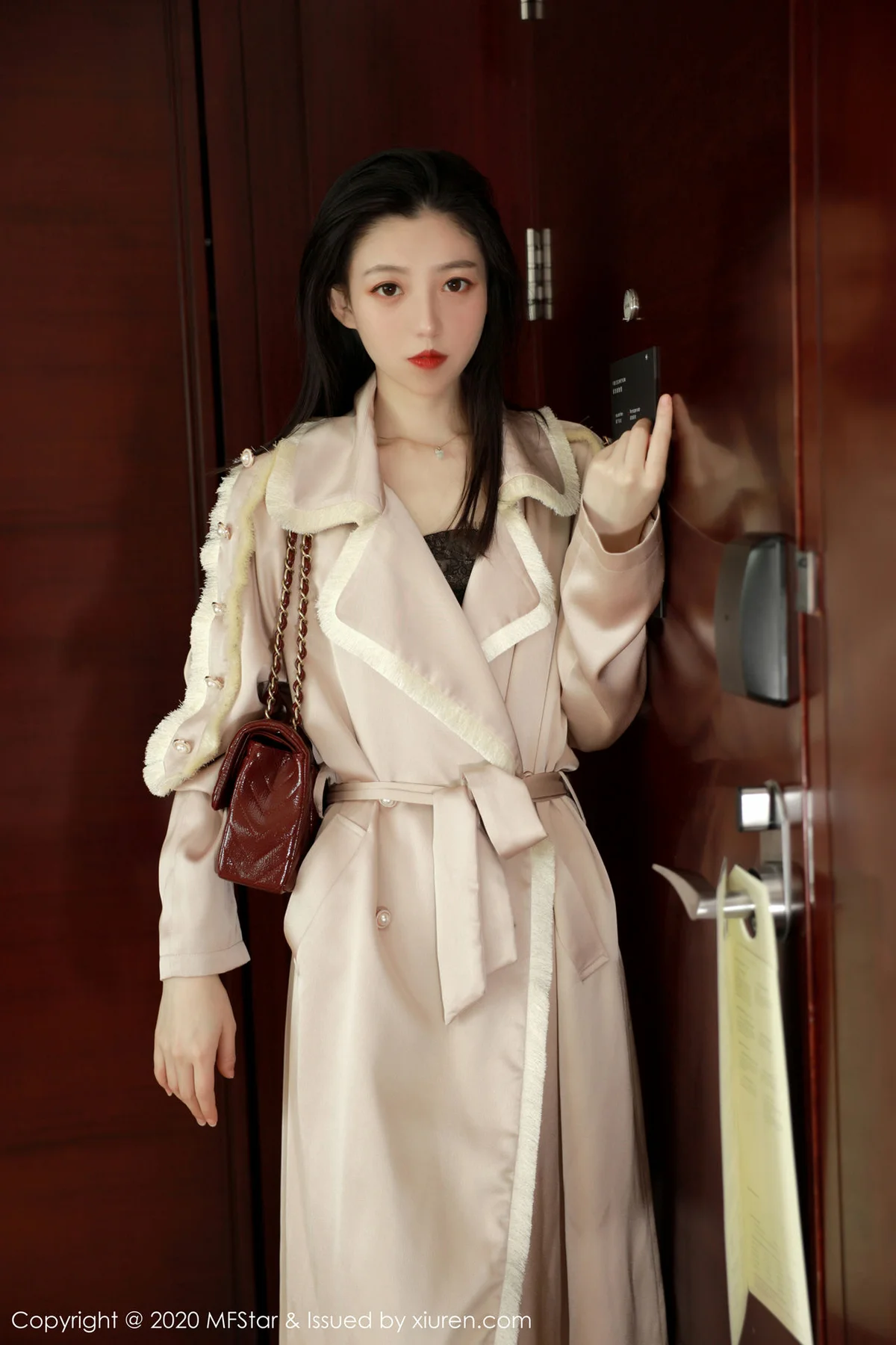 MFStar 模范学院 Vol.325  魅惑黑色镂空 言沫 第二套写真 - 1