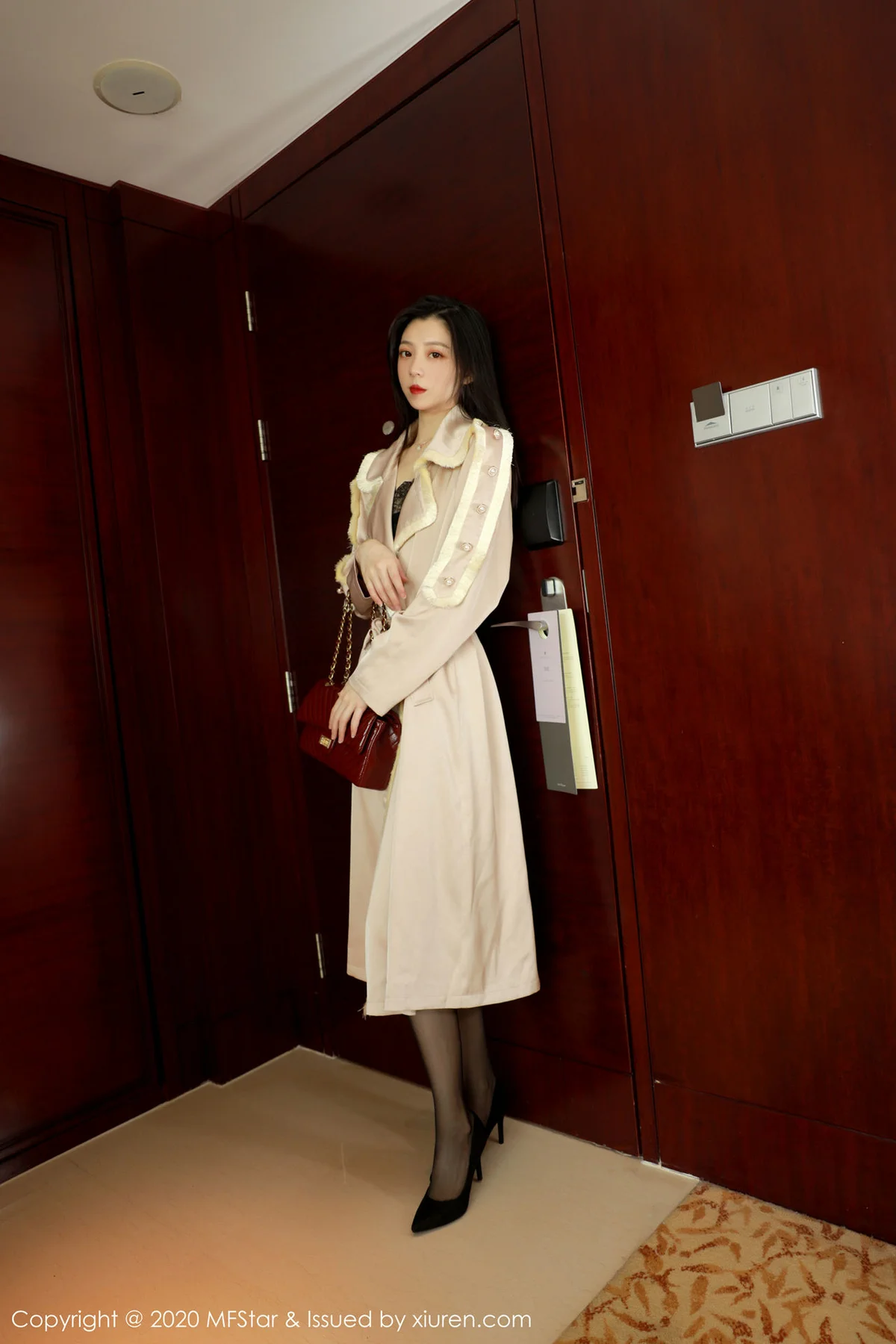 MFStar 模范学院 Vol.325  魅惑黑色镂空 言沫 第二套写真 - 3