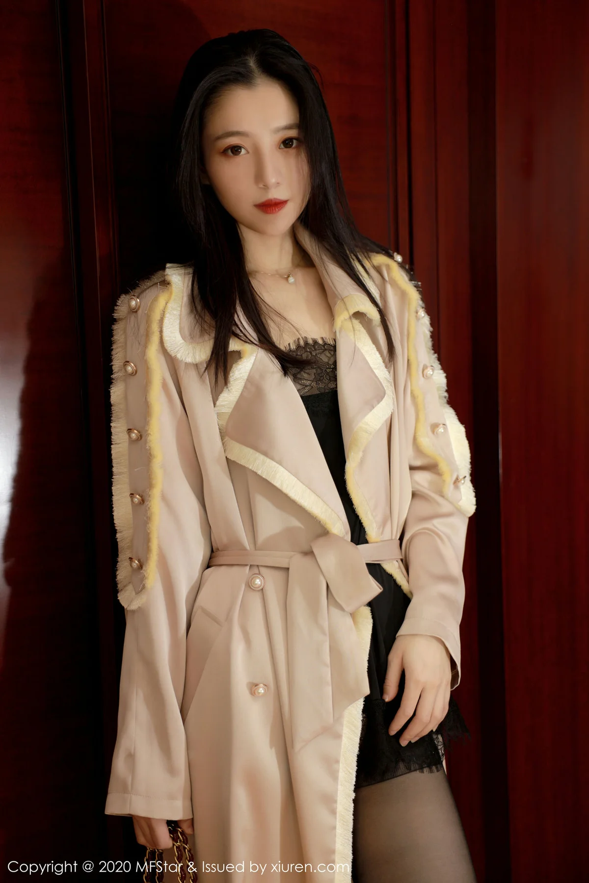 MFStar 模范学院 Vol.325  魅惑黑色镂空 言沫 第二套写真 - 1