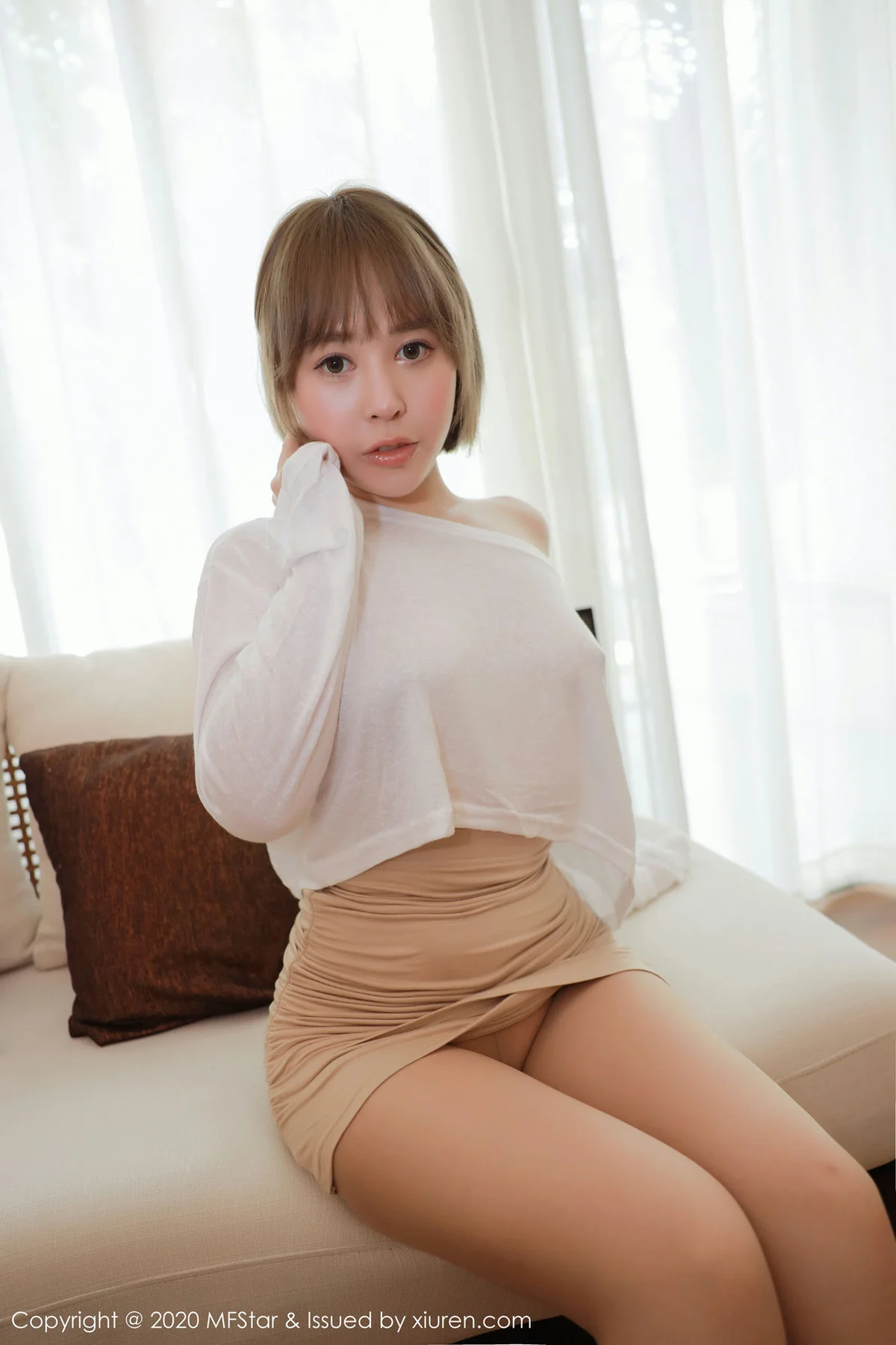 MFStar 模范学院 Vol.329  夏天Sienna 短裙之下丝袜三亚旅拍写真 - 5