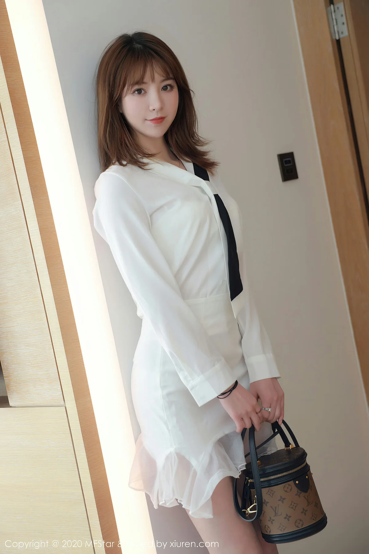 MFStar 模范学院 Vol.400  白嫩气质美女 yoo优优 - 2