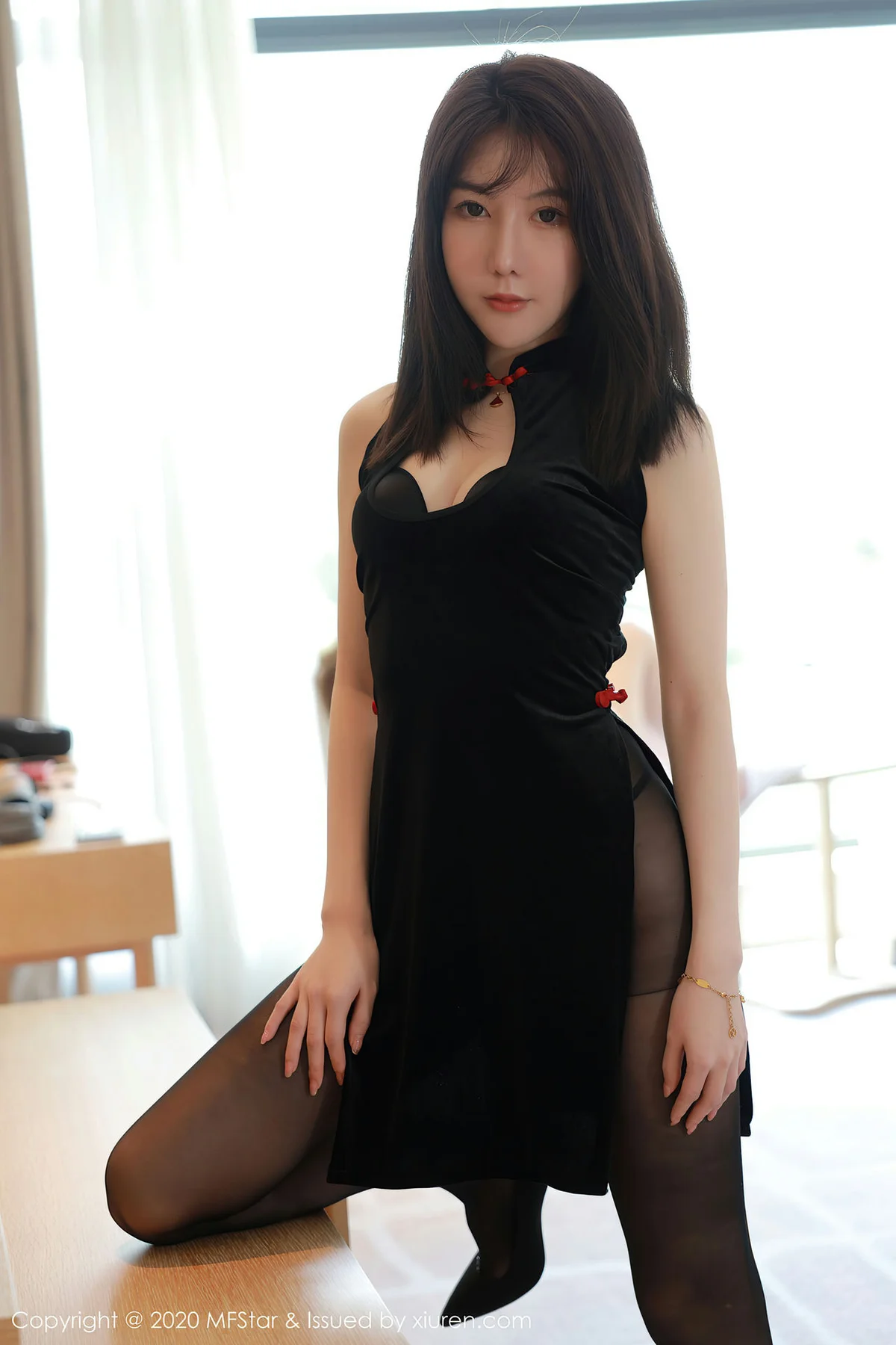 MFStar 模范学院 Vol.402  高开叉礼裙黑丝 薛琪琪sandy - 4