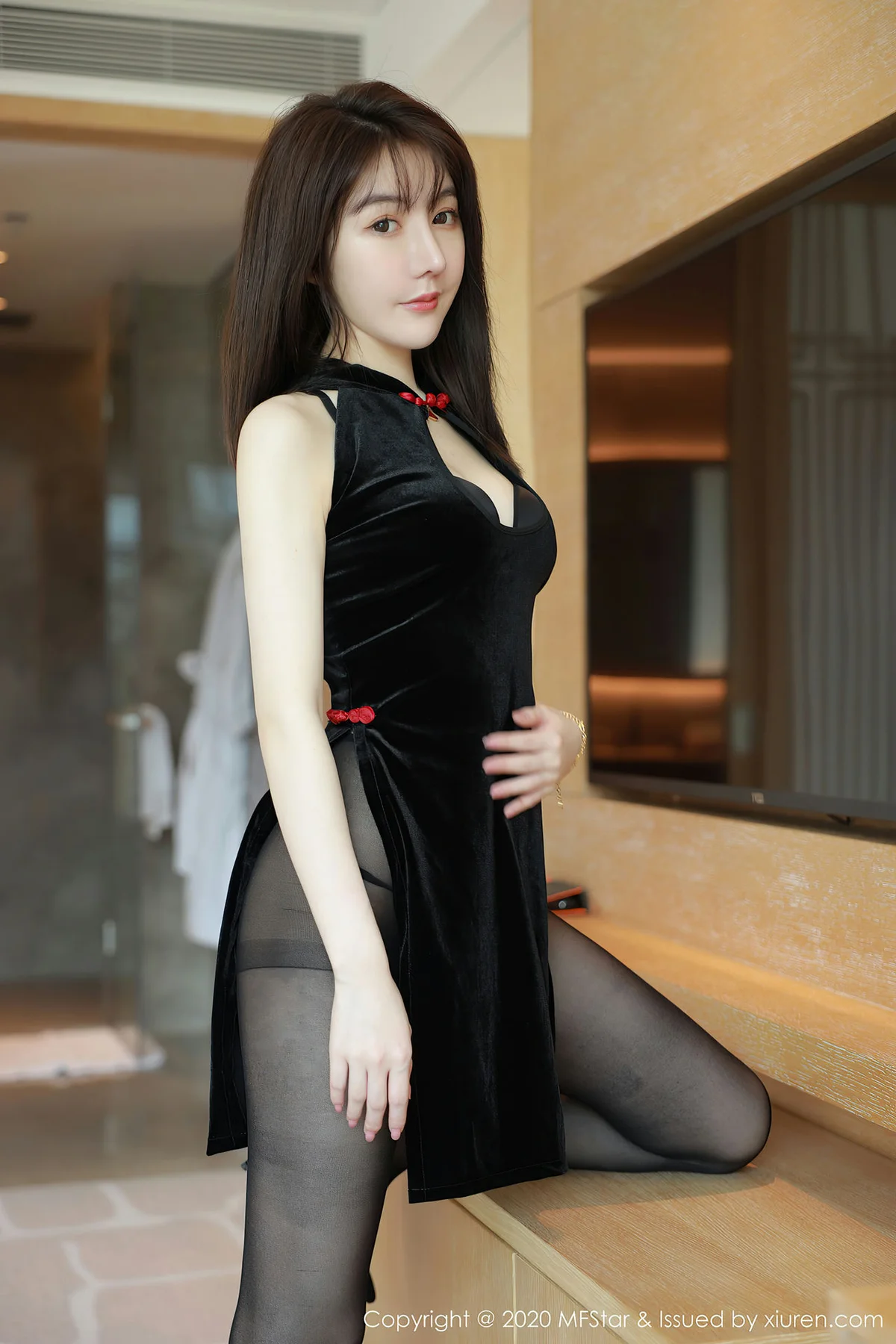 MFStar 模范学院 Vol.402  高开叉礼裙黑丝 薛琪琪sandy - 10