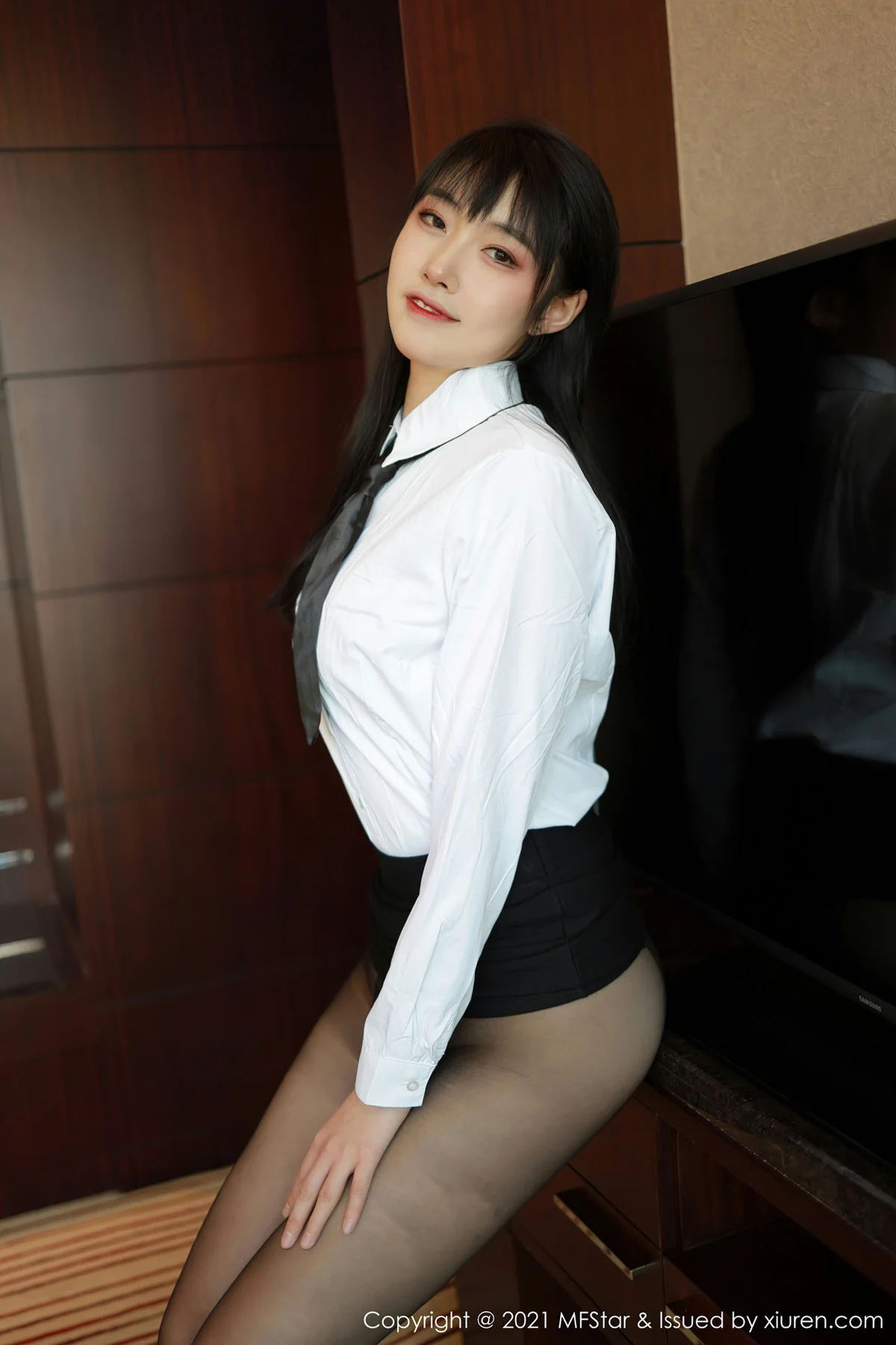 MFStar 模范学院 Vol.449   新人首套写真 锅包又you白衬衫黑丝 - 4