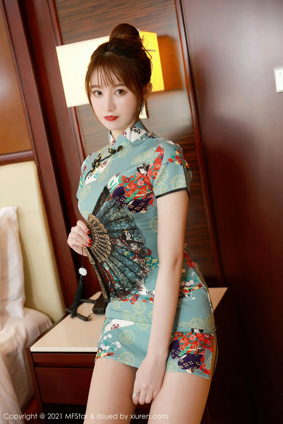 MFStar 模范学院 Vol.471 性感旗袍  yoo优优 三亚旅拍写真 - 1