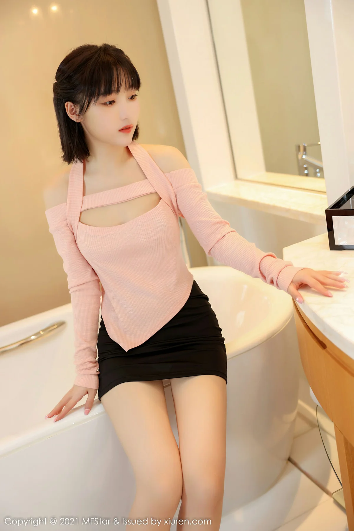 MFStar 模范学院 Vol.545 浴室主题 甜筒晓彤 私房写真 - 1