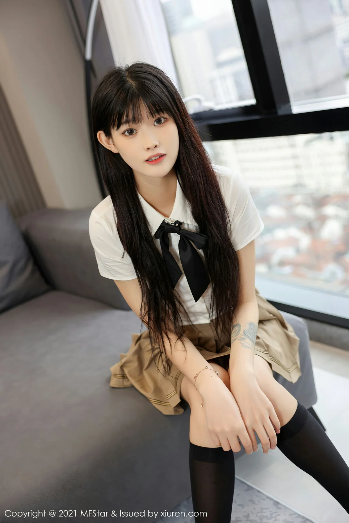 MFStar 模范学院 Vol.546 新人模特白T黑丝 77qiqi 第四套写真 - 3