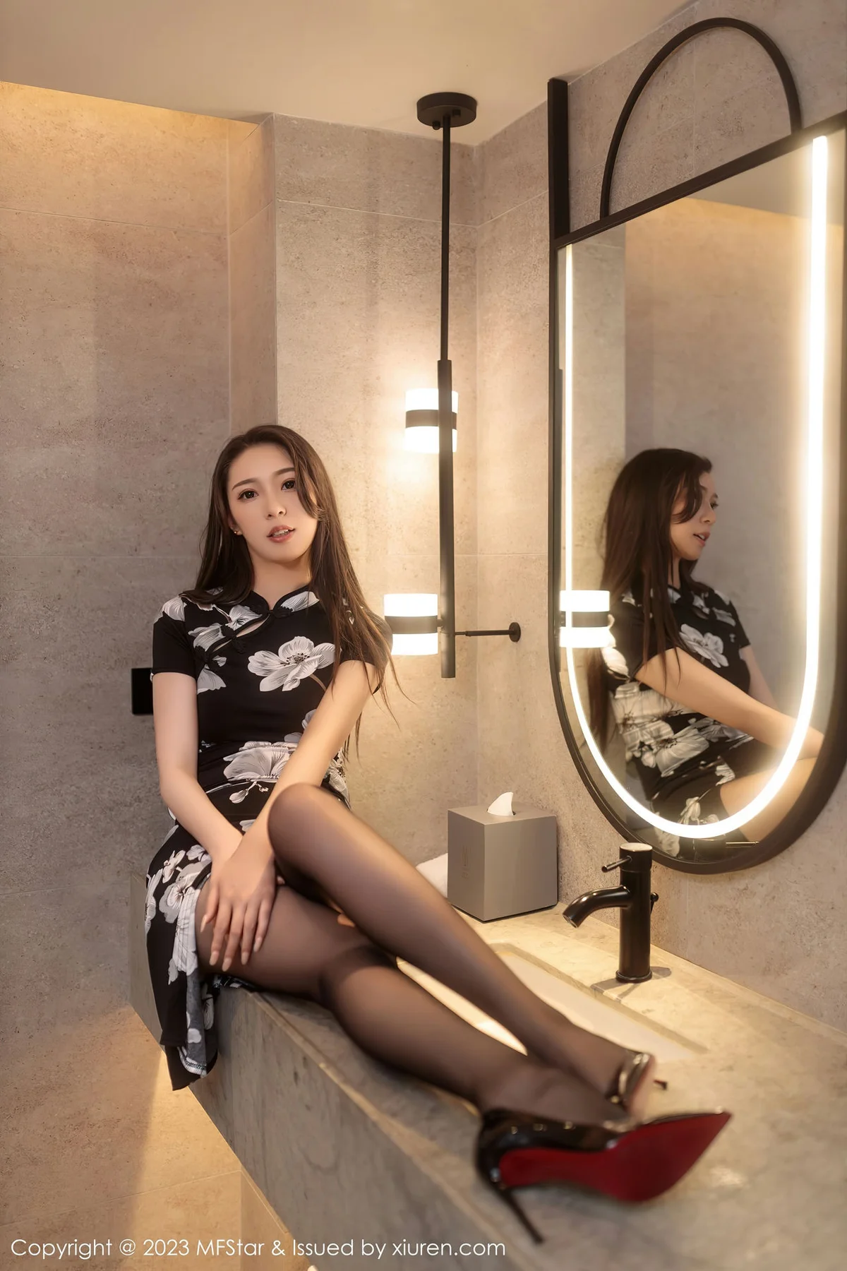 MFStar 模范学院 Vol.630 小波多 黑色带图案旗袍性感写真 - 10